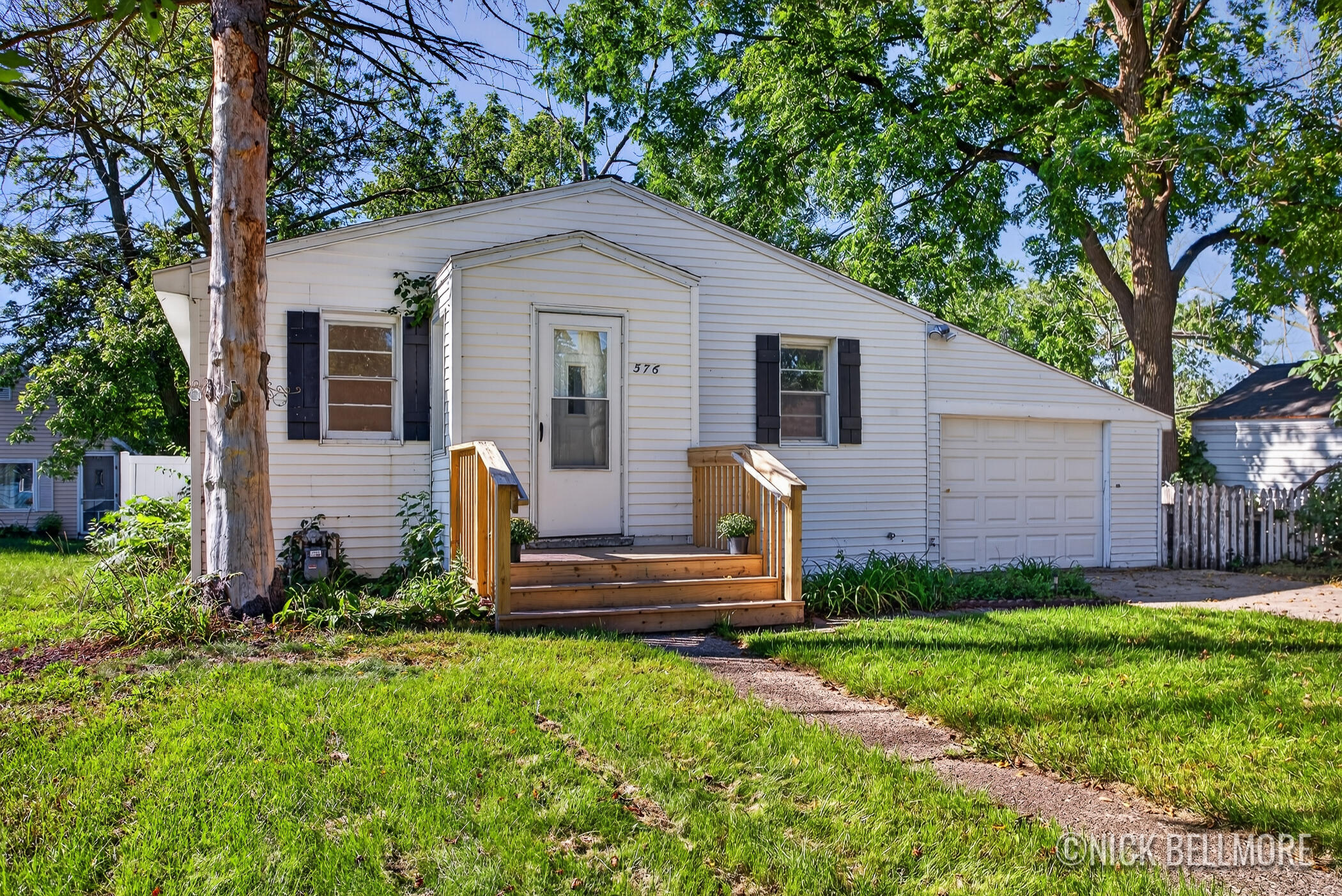 576 W 20th Street Holland MI 49423