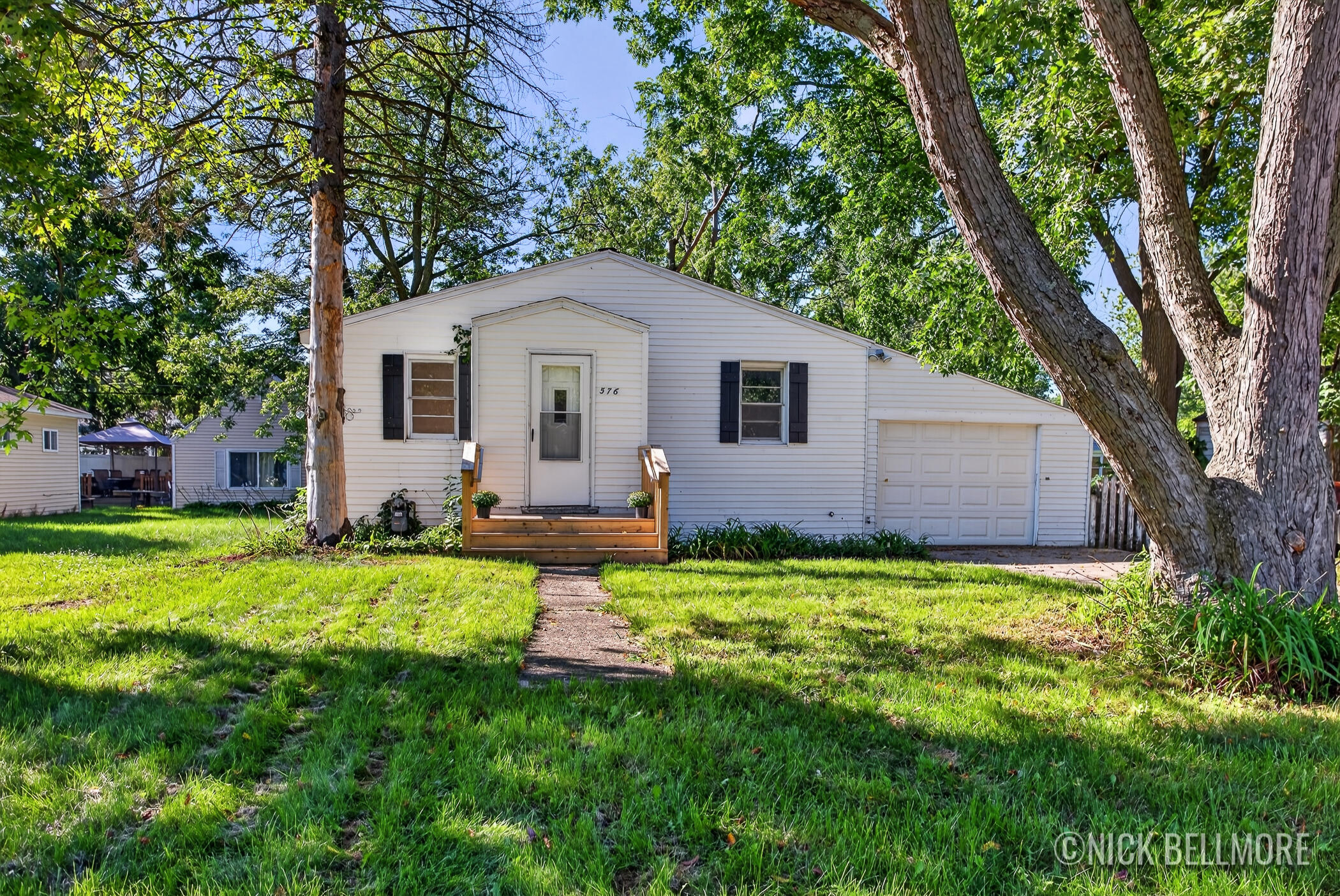 576 W 20th Street Holland MI 49423