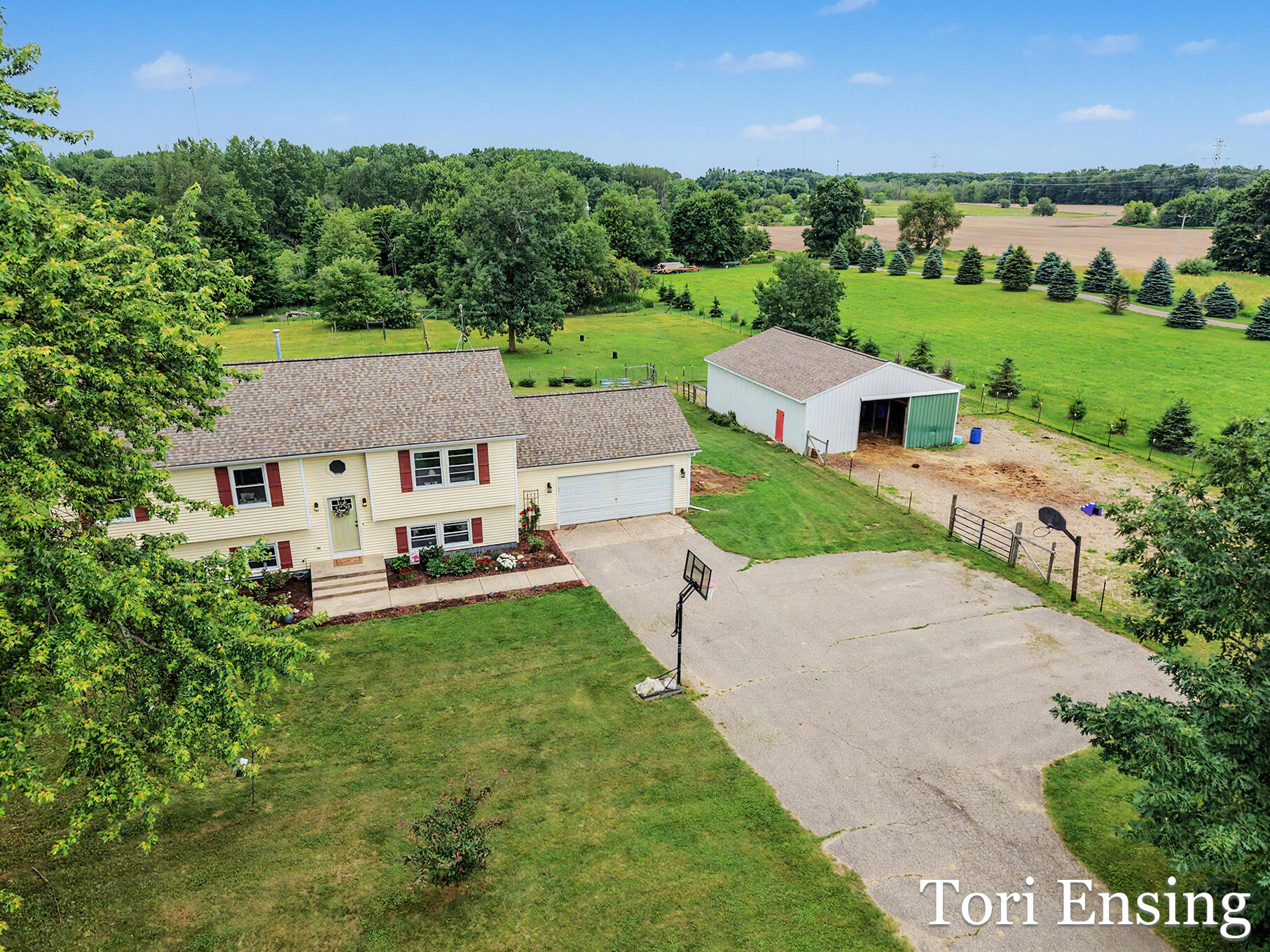 9137 Peterson Street NE Rockford MI 49341
