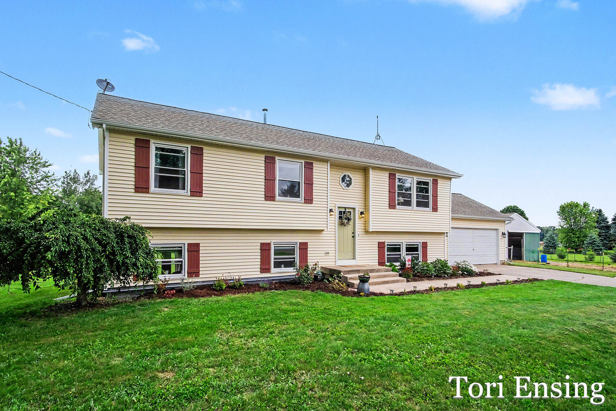 9137 Peterson Street NE Rockford MI 49341