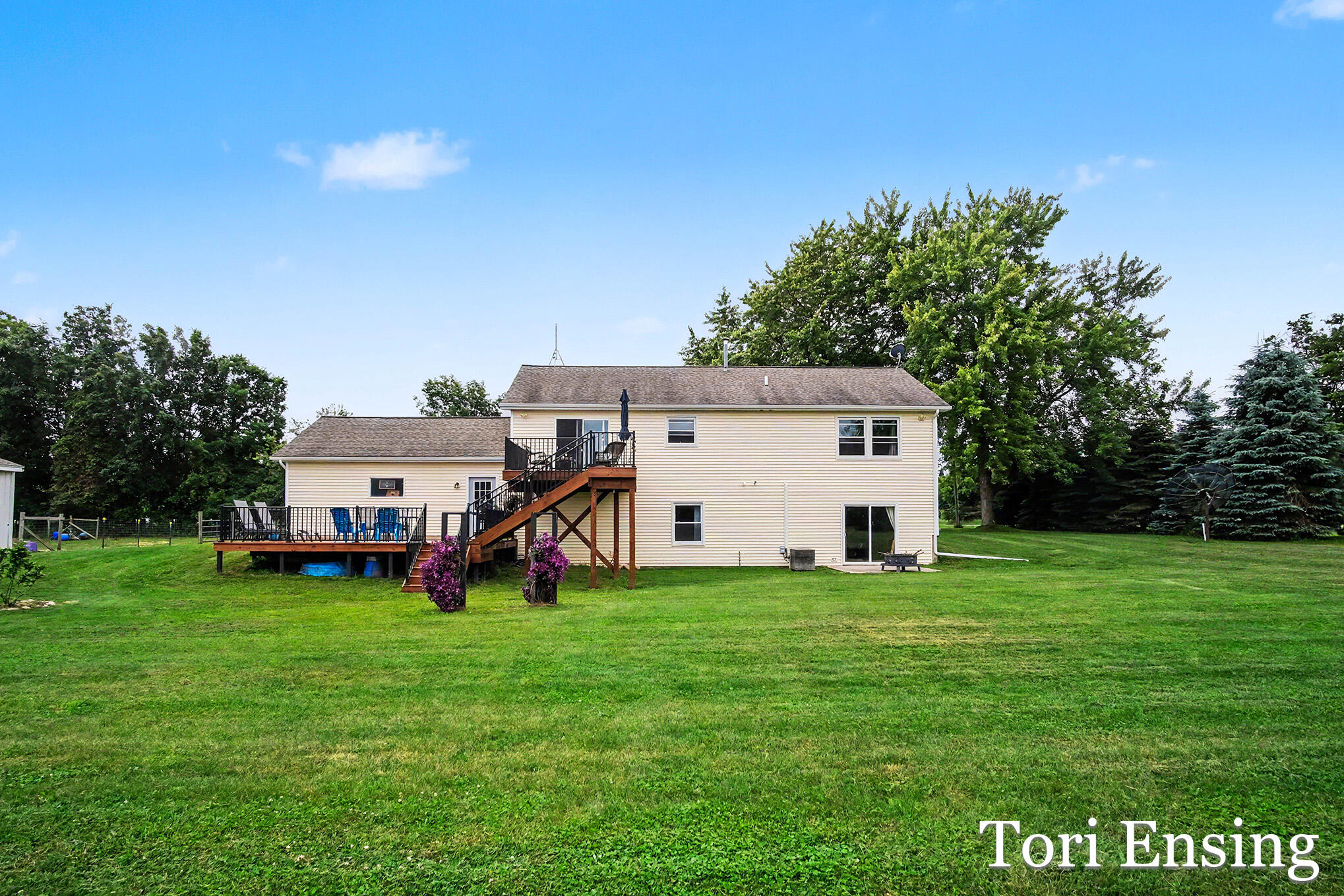 9137 Peterson Street NE Rockford MI 49341