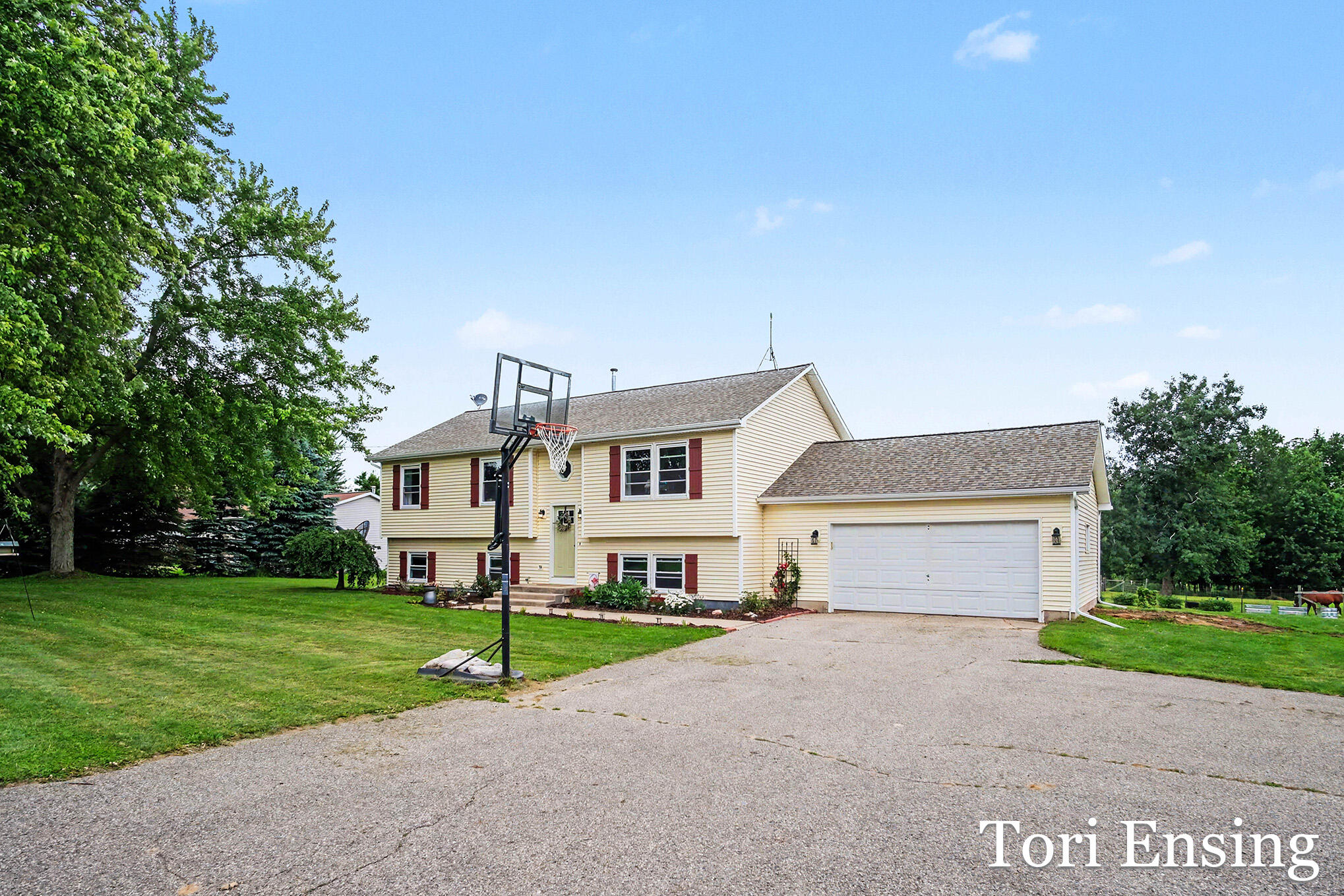 9137 Peterson Street NE Rockford MI 49341