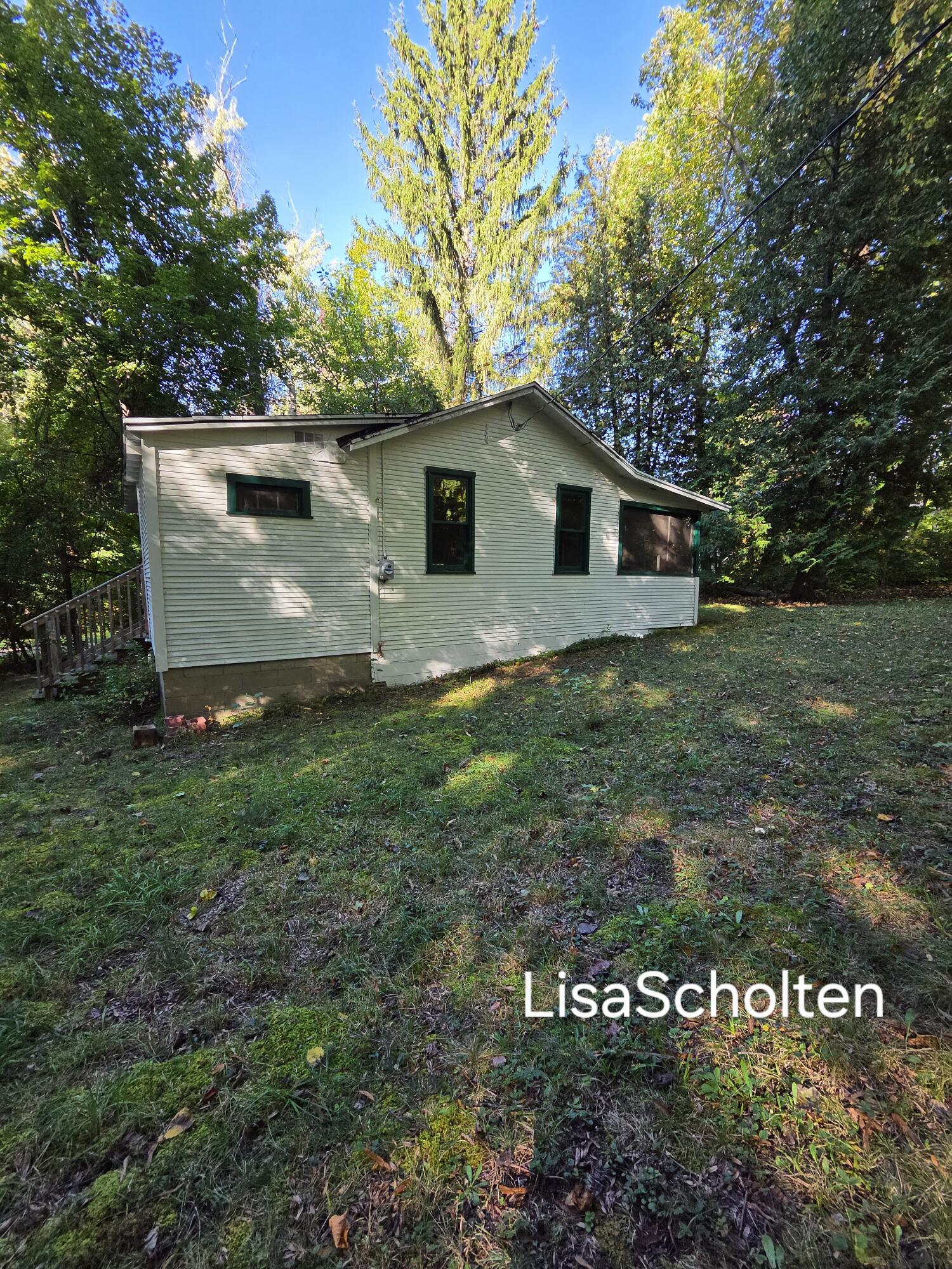 5998 Lincoln Street Coloma MI 49038