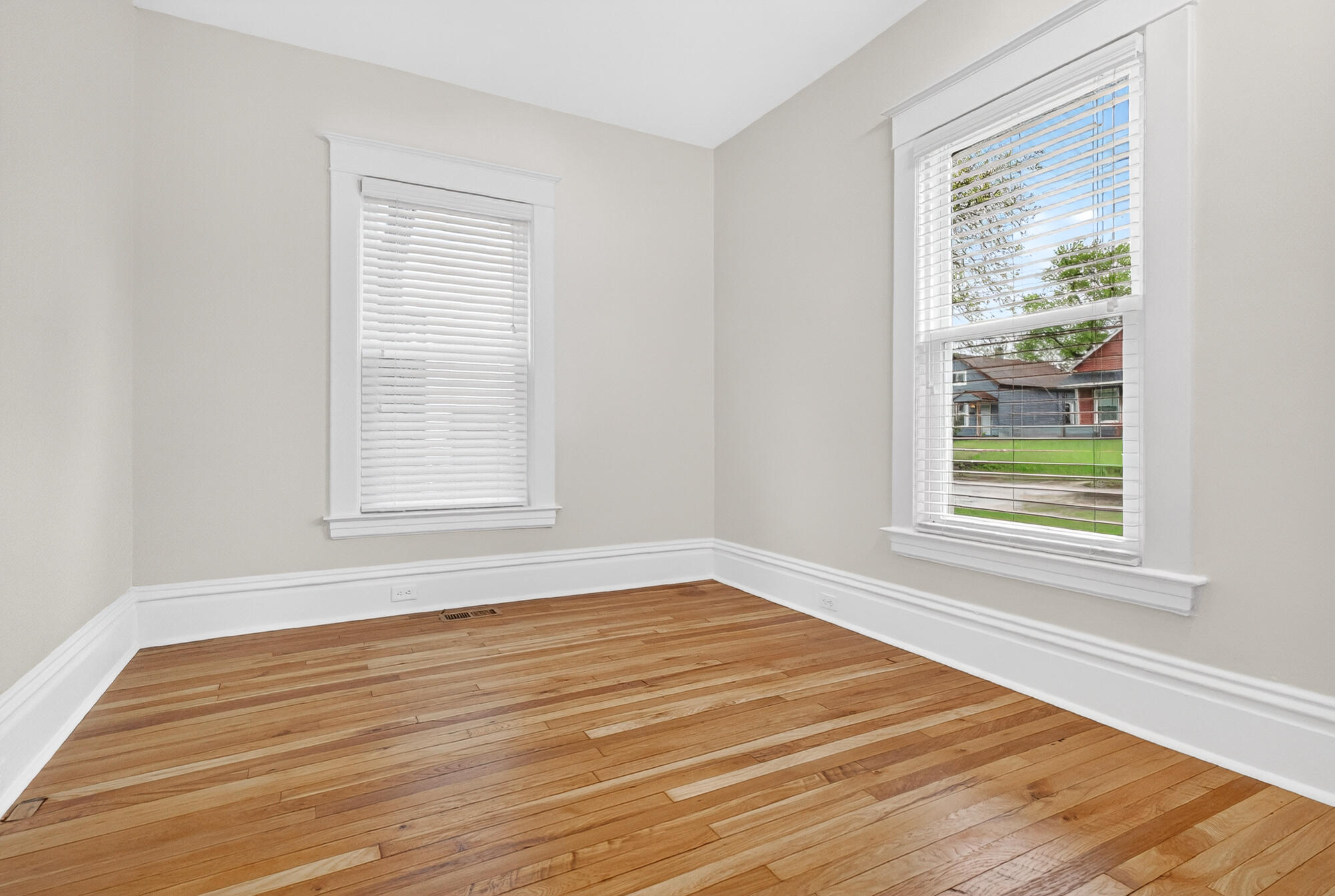 842 Hall Street SE Grand Rapids MI 49507