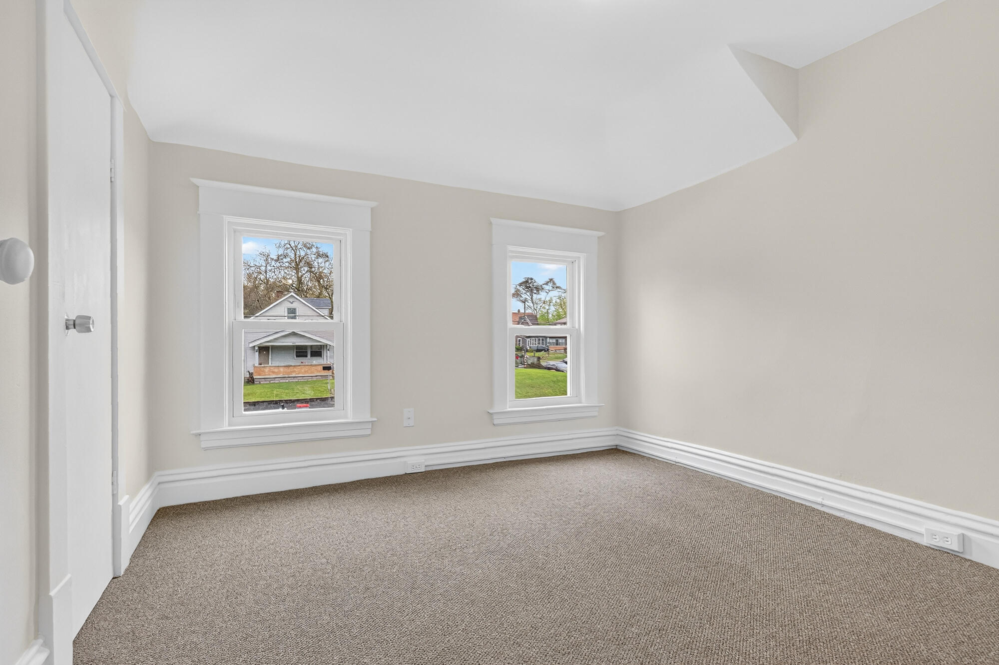 842 Hall Street SE Grand Rapids MI 49507