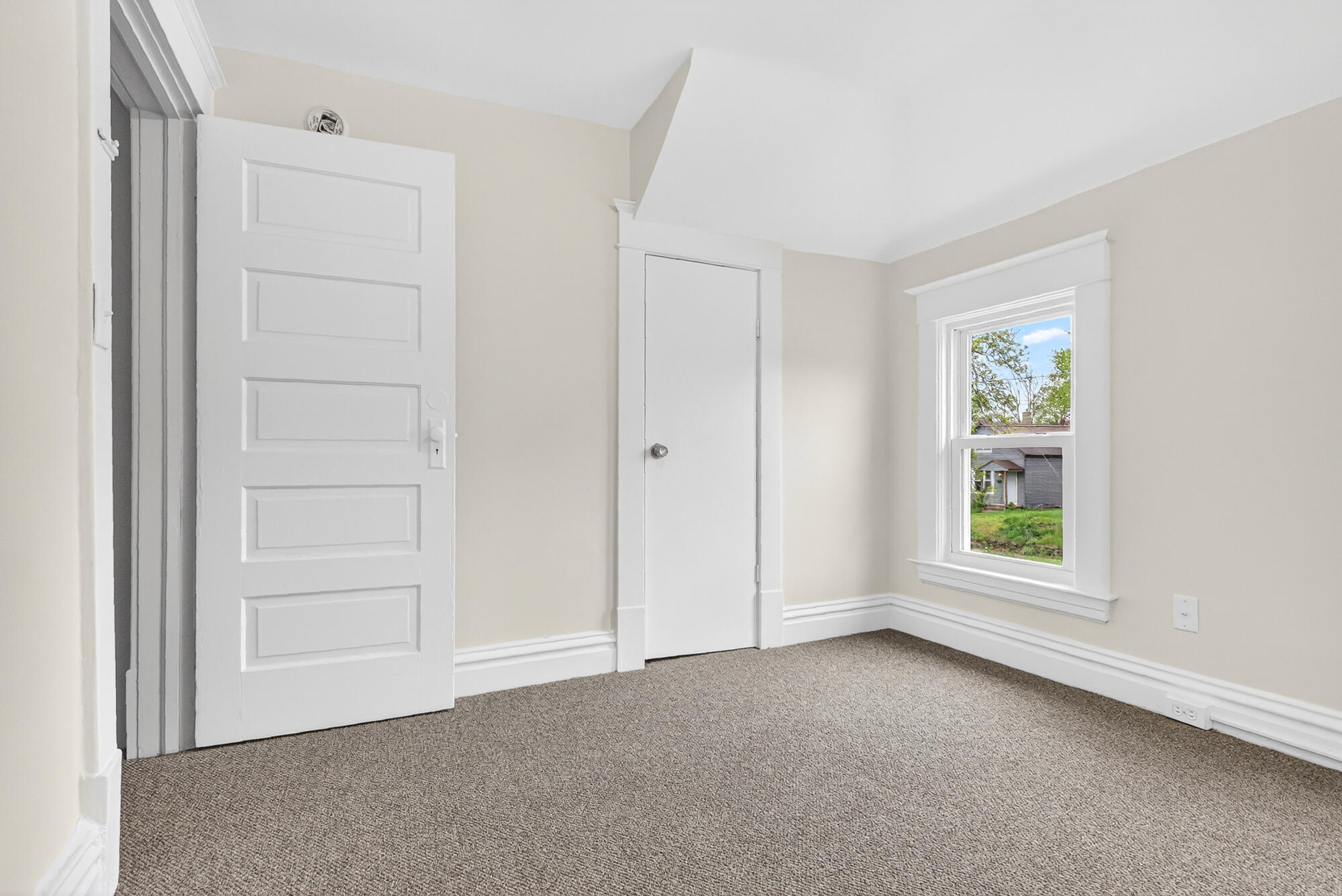 842 Hall Street SE Grand Rapids MI 49507