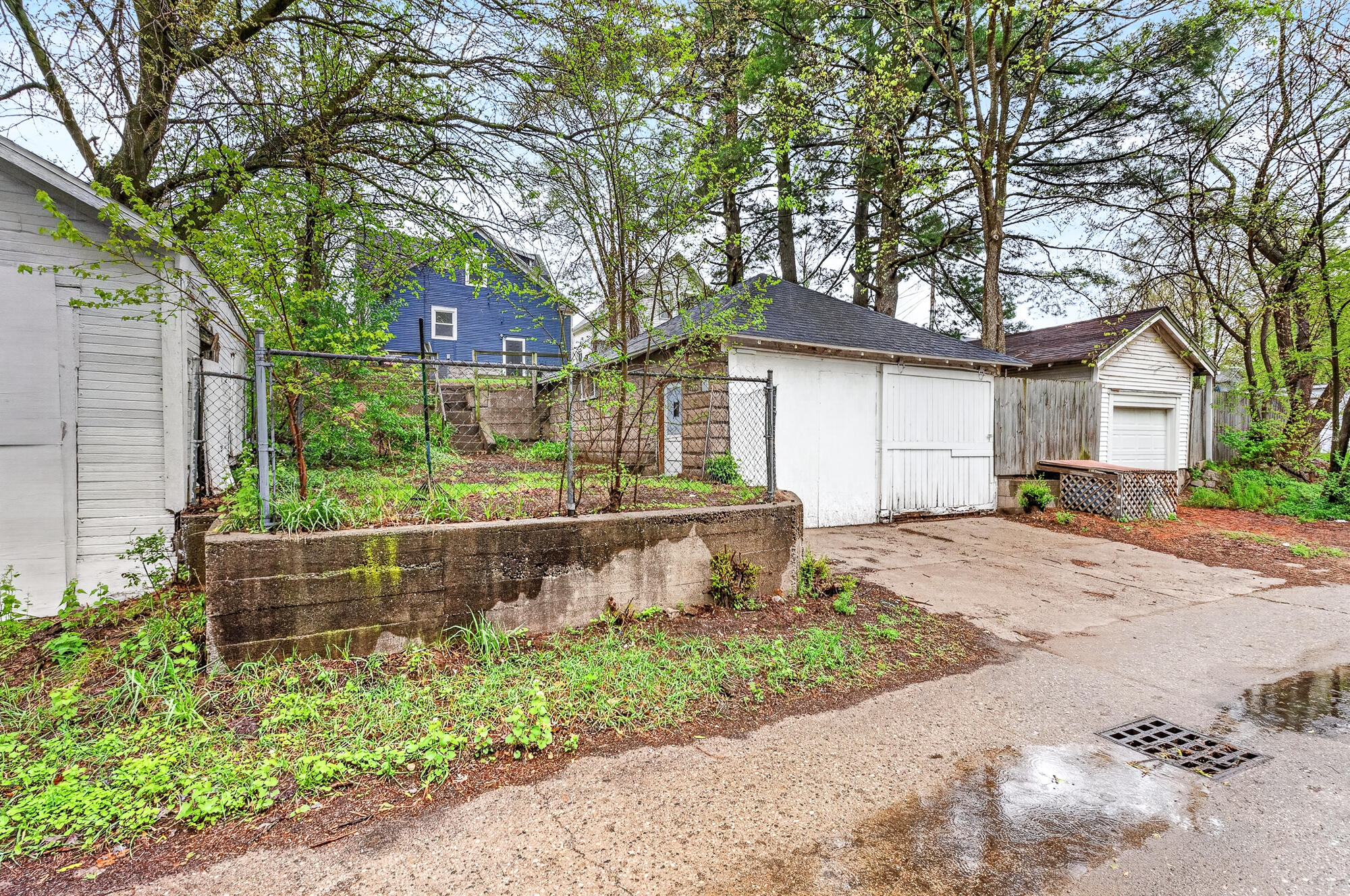 842 Hall Street SE Grand Rapids MI 49507