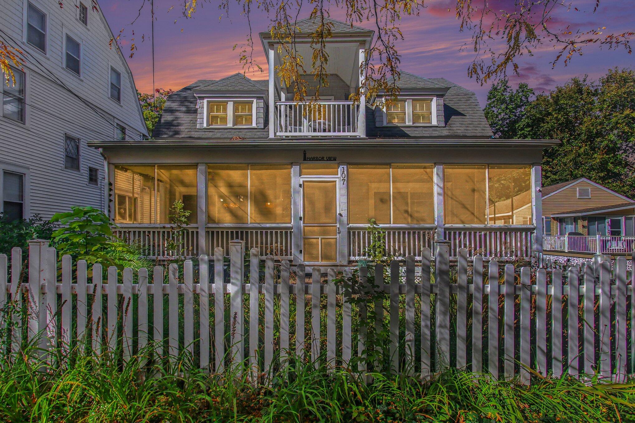 107 Park Avenue South Haven MI 49090