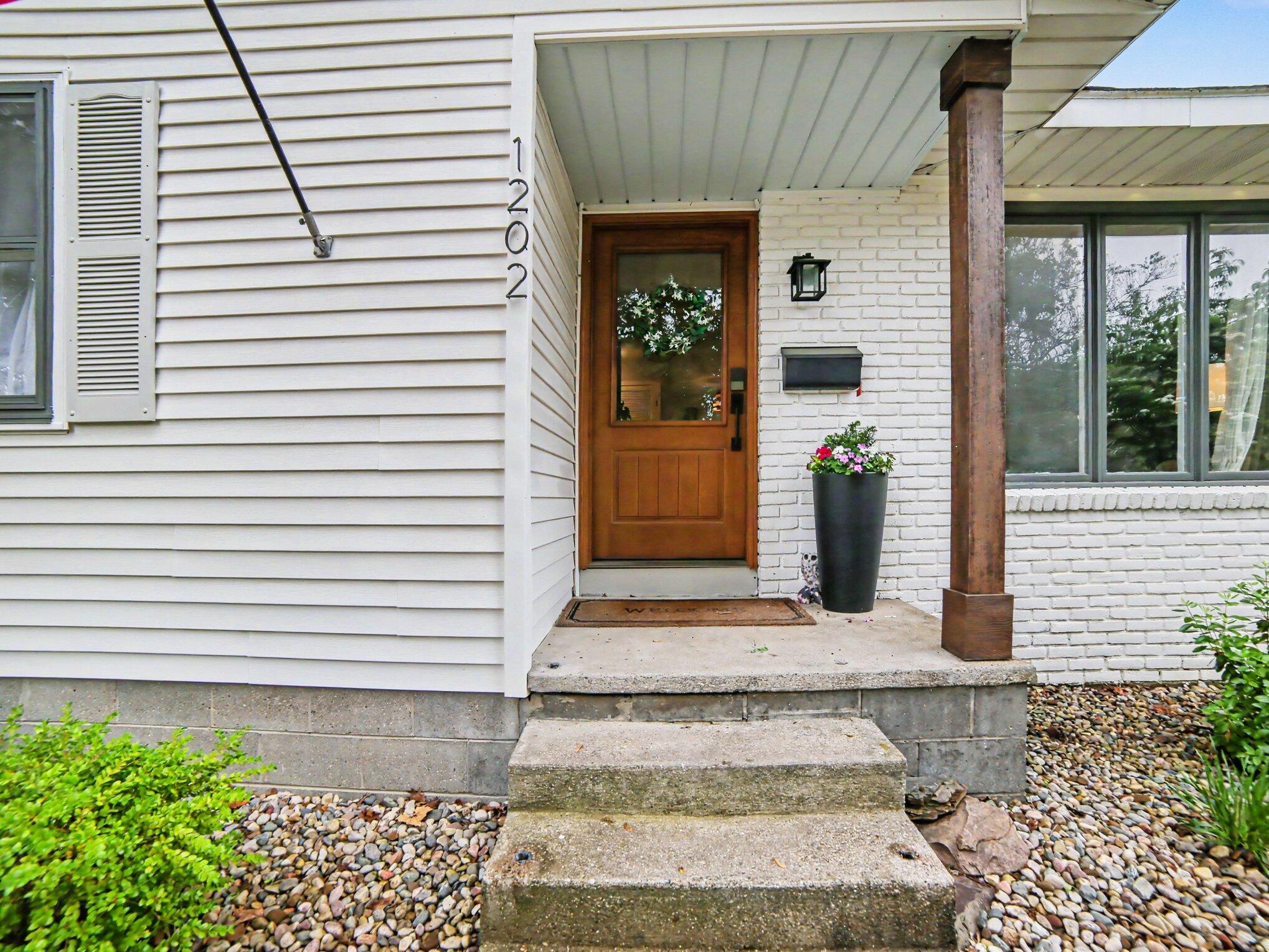 1202 Woodlawn Avenue Grand Haven MI 49417