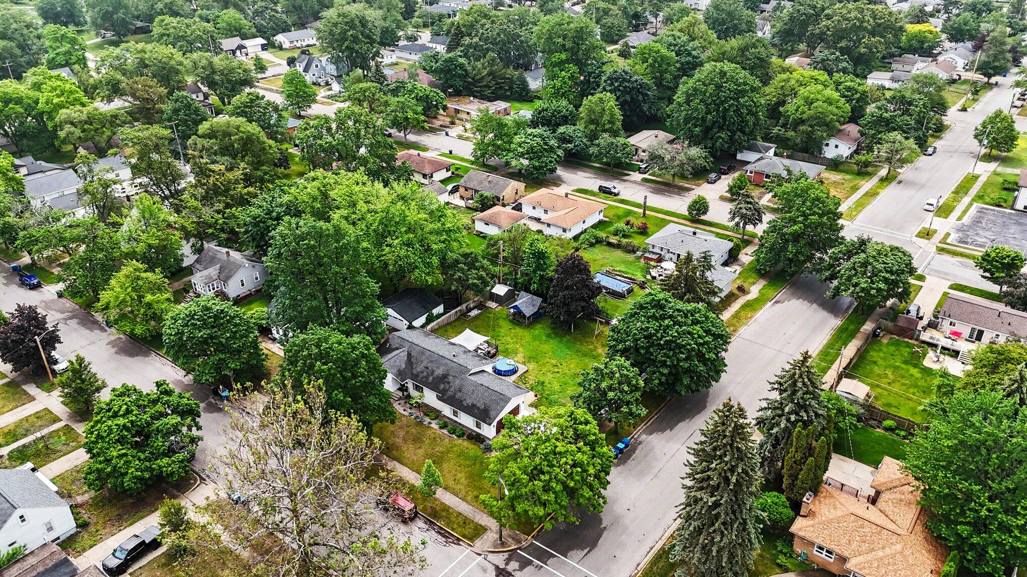 1202 Woodlawn Avenue Grand Haven MI 49417