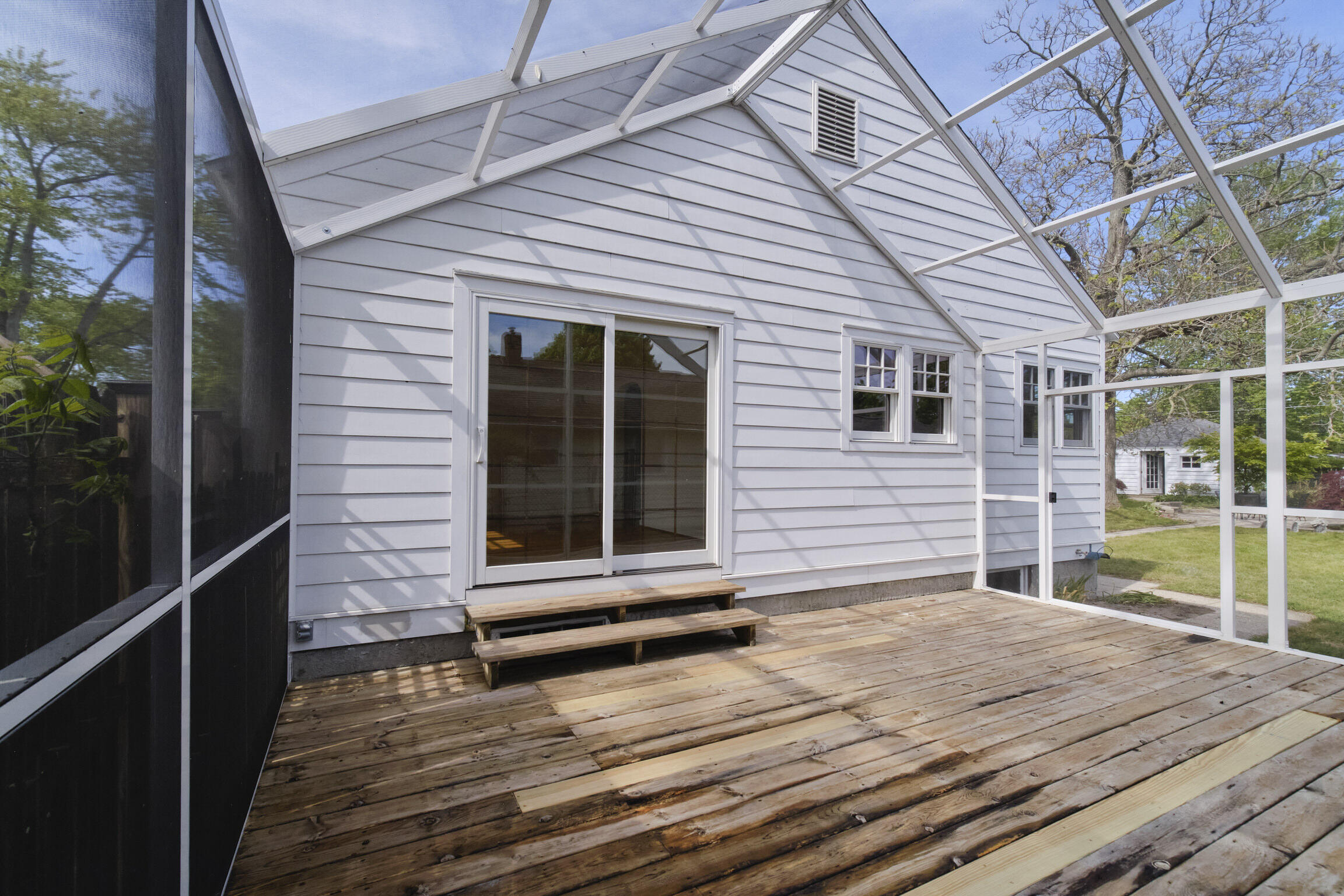 504 N Lewis Street Ludington MI 49431