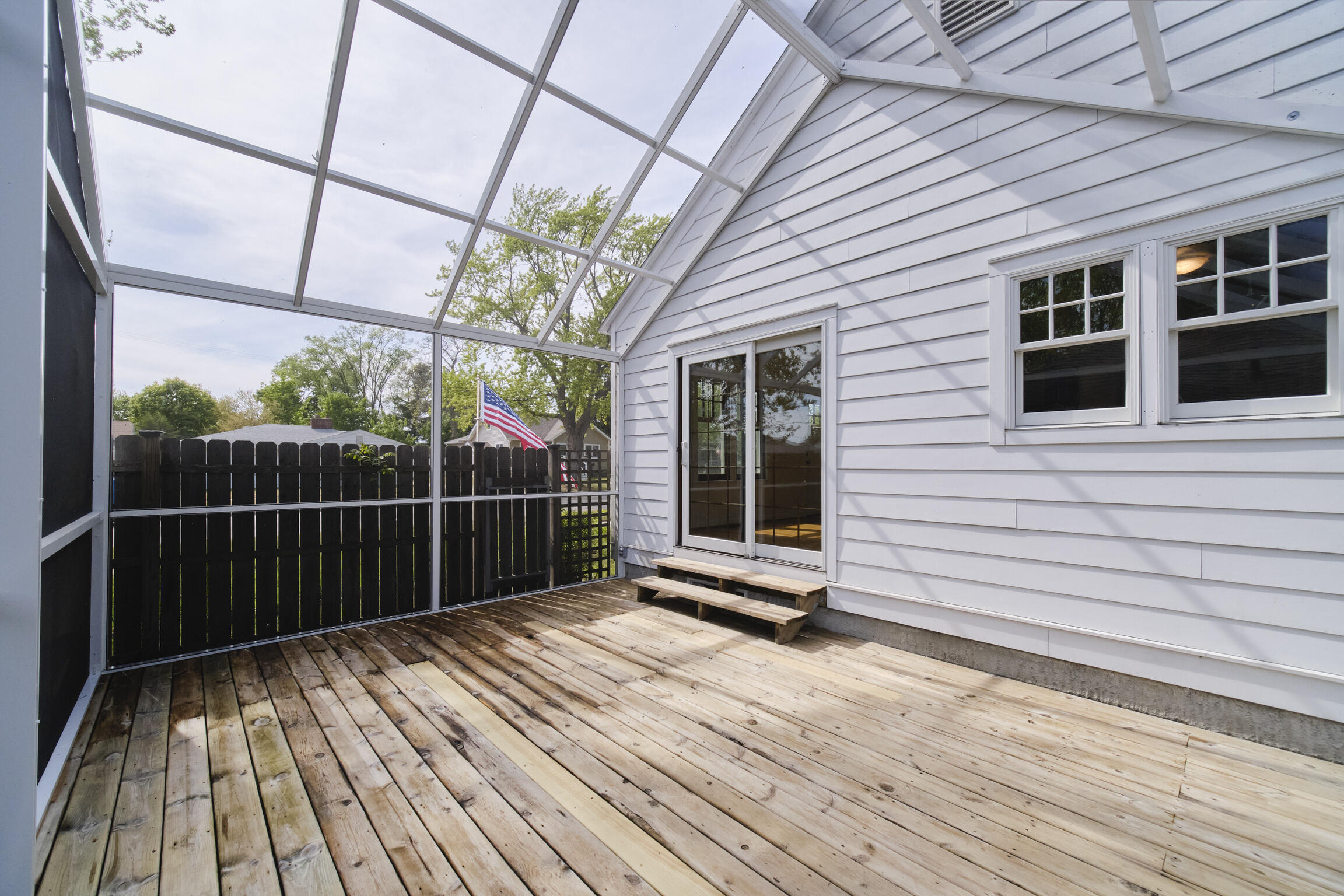 504 N Lewis Street Ludington MI 49431