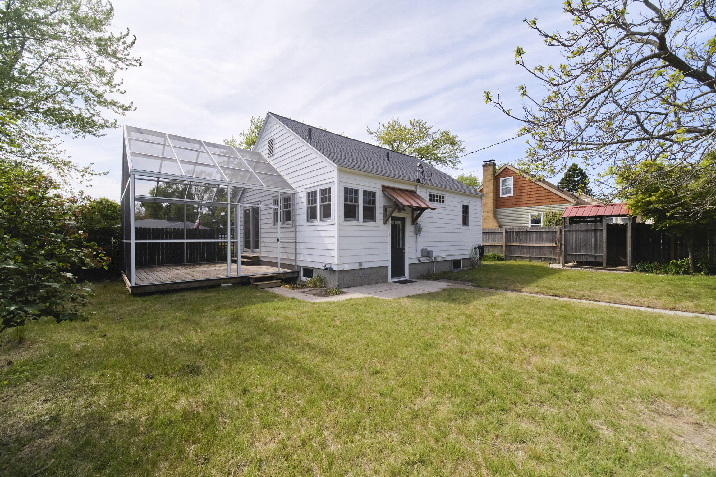 504 N Lewis Street Ludington MI 49431