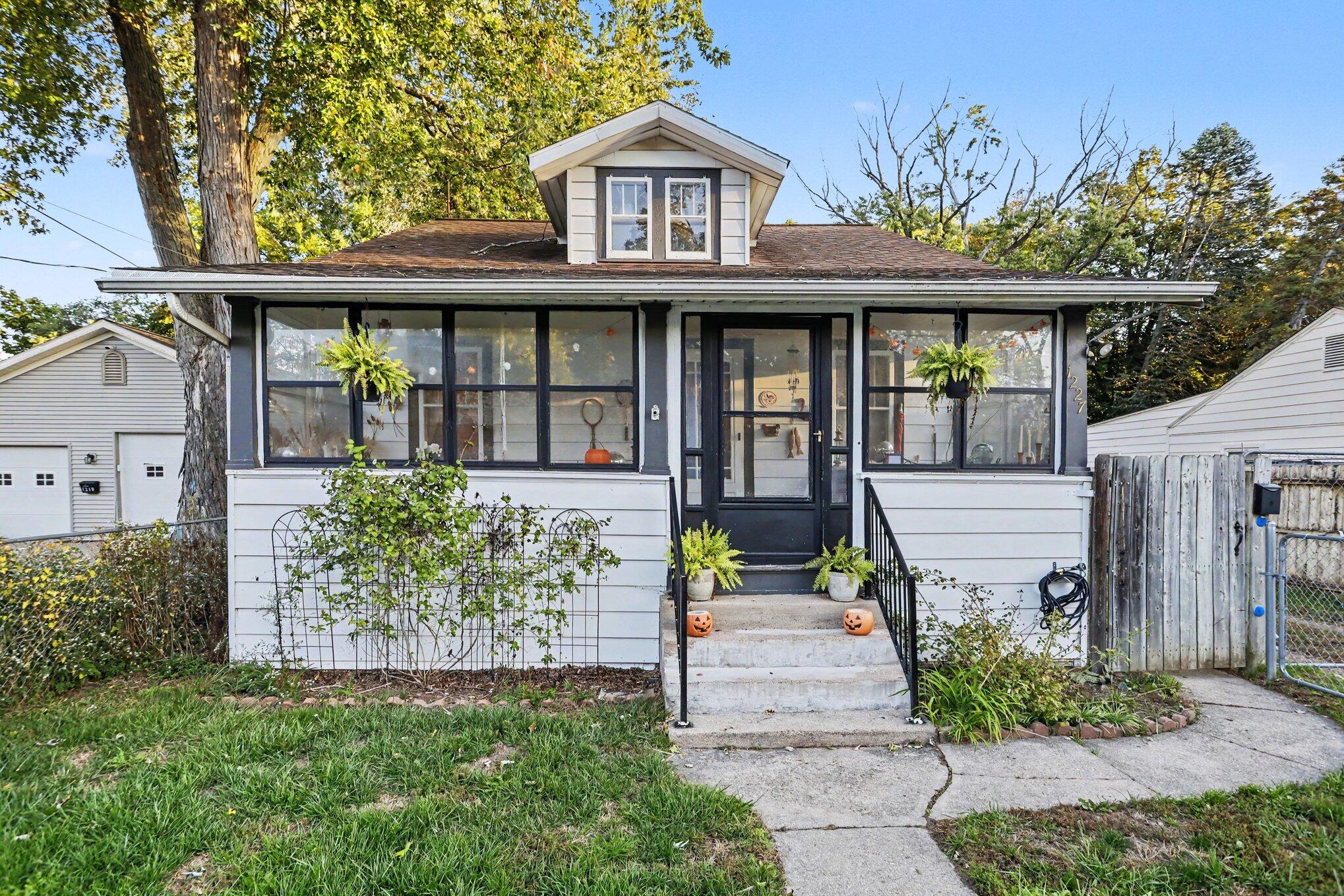 1227 E Alcott Street Kalamazoo MI 49001