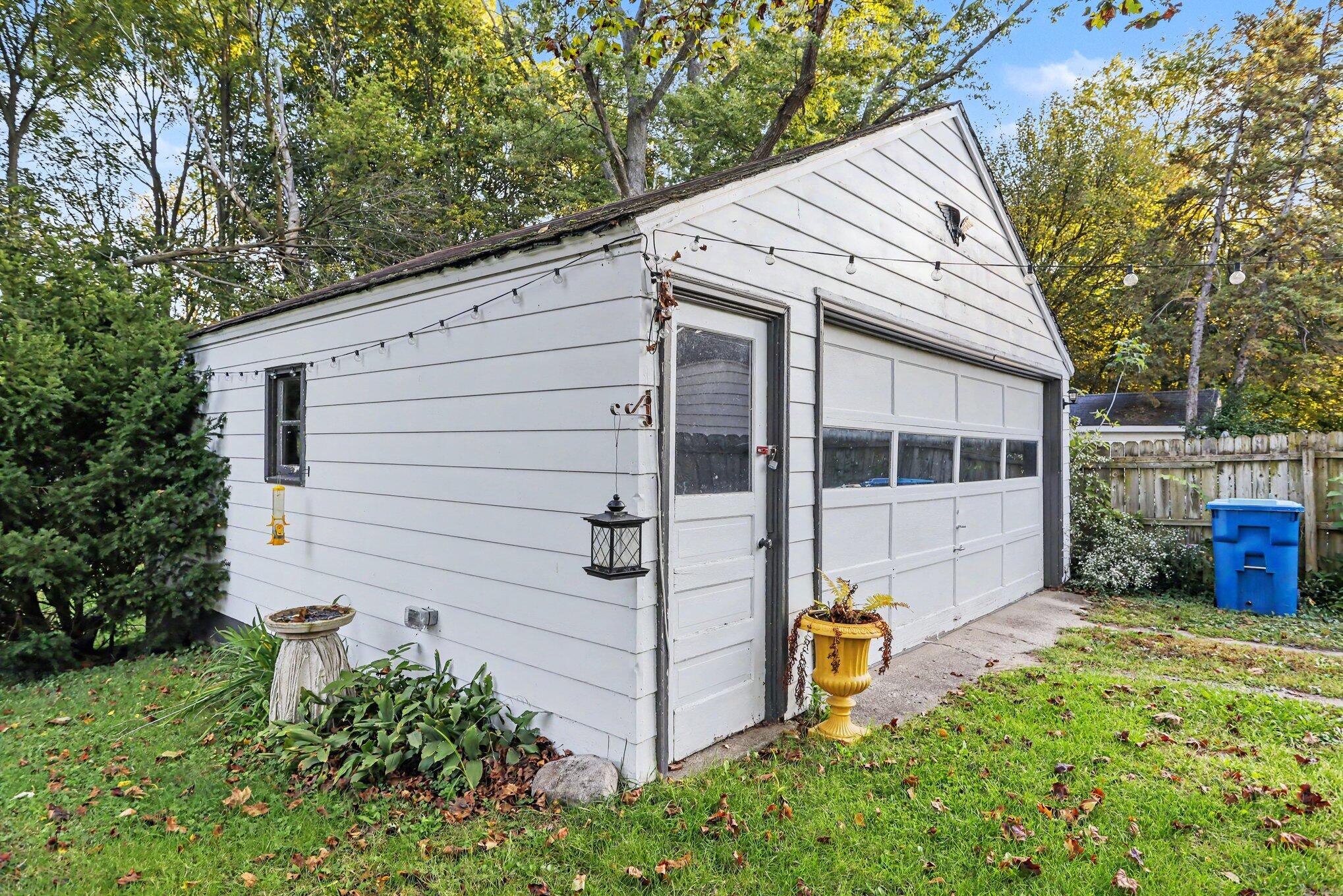 1227 E Alcott Street Kalamazoo MI 49001
