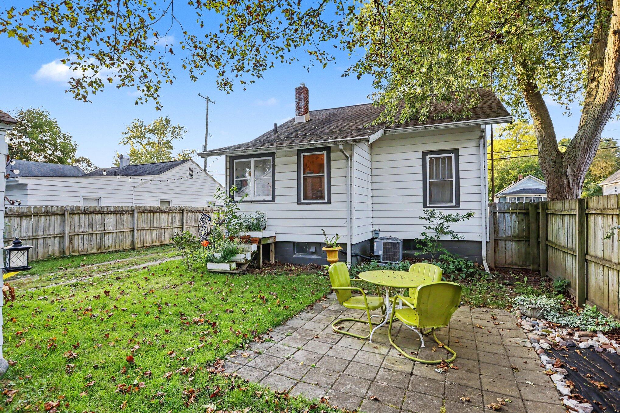 1227 E Alcott Street Kalamazoo MI 49001