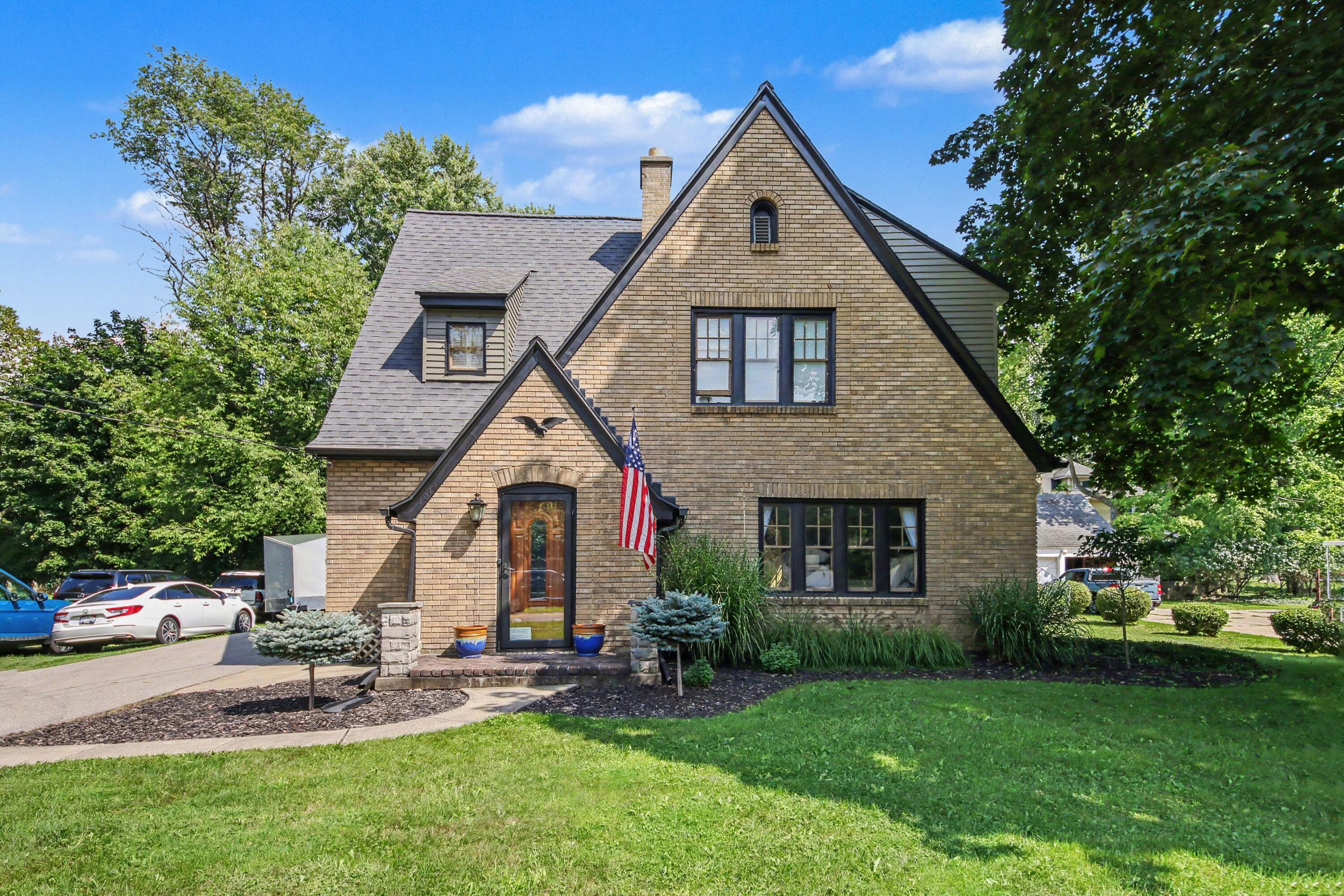 1214 Oakleigh Avenue NW Grand Rapids MI 49504