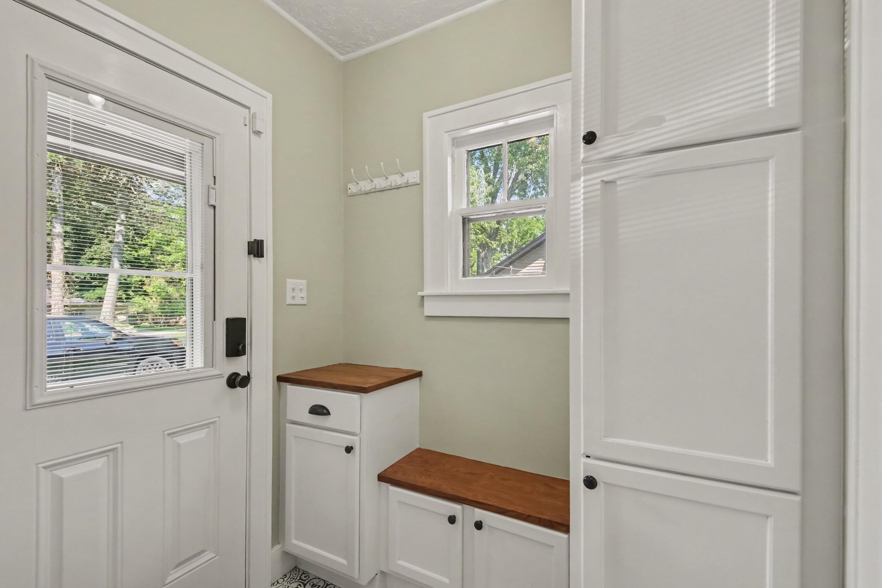 1214 Oakleigh Avenue NW Grand Rapids MI 49504
