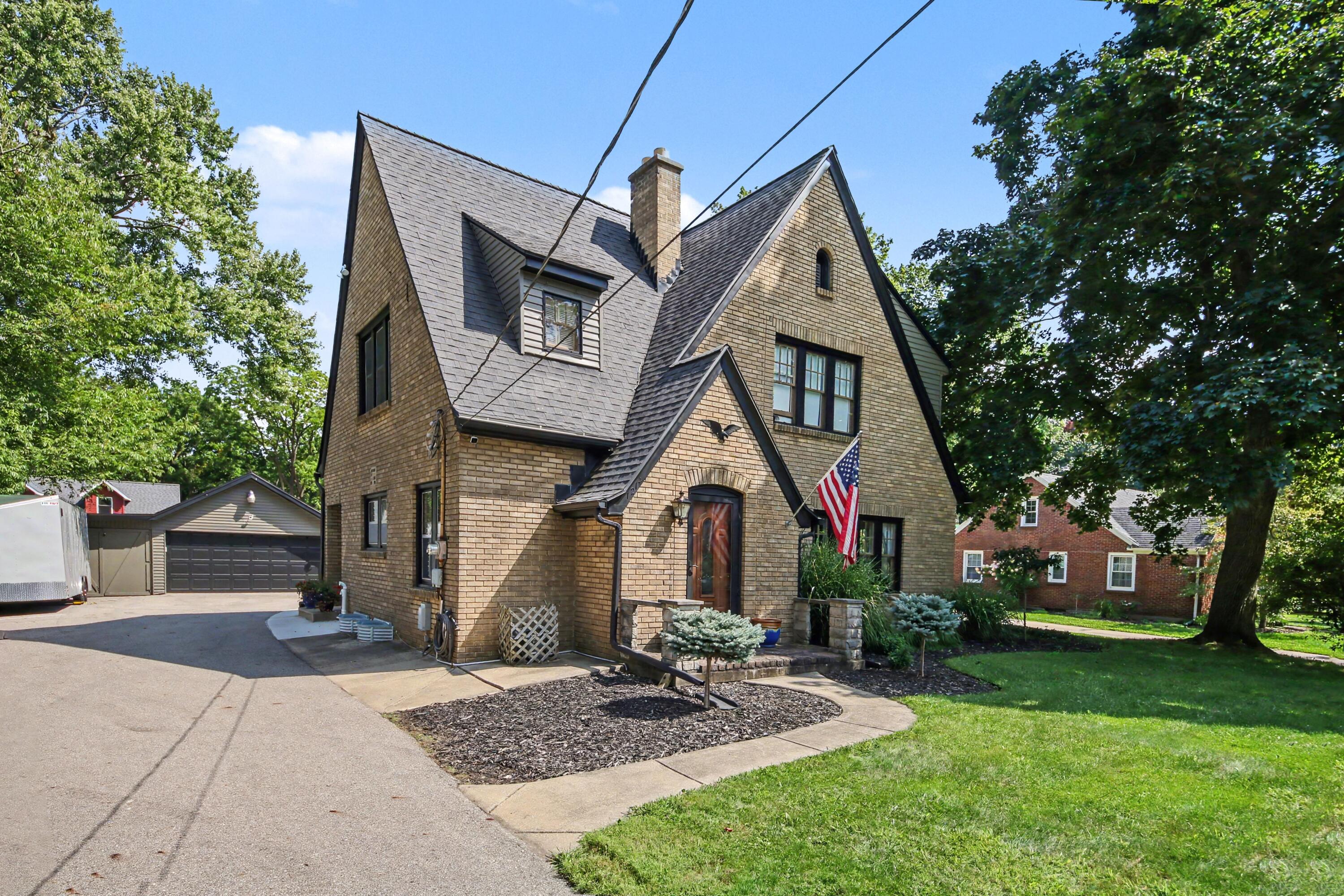 1214 Oakleigh Avenue NW Grand Rapids MI 49504