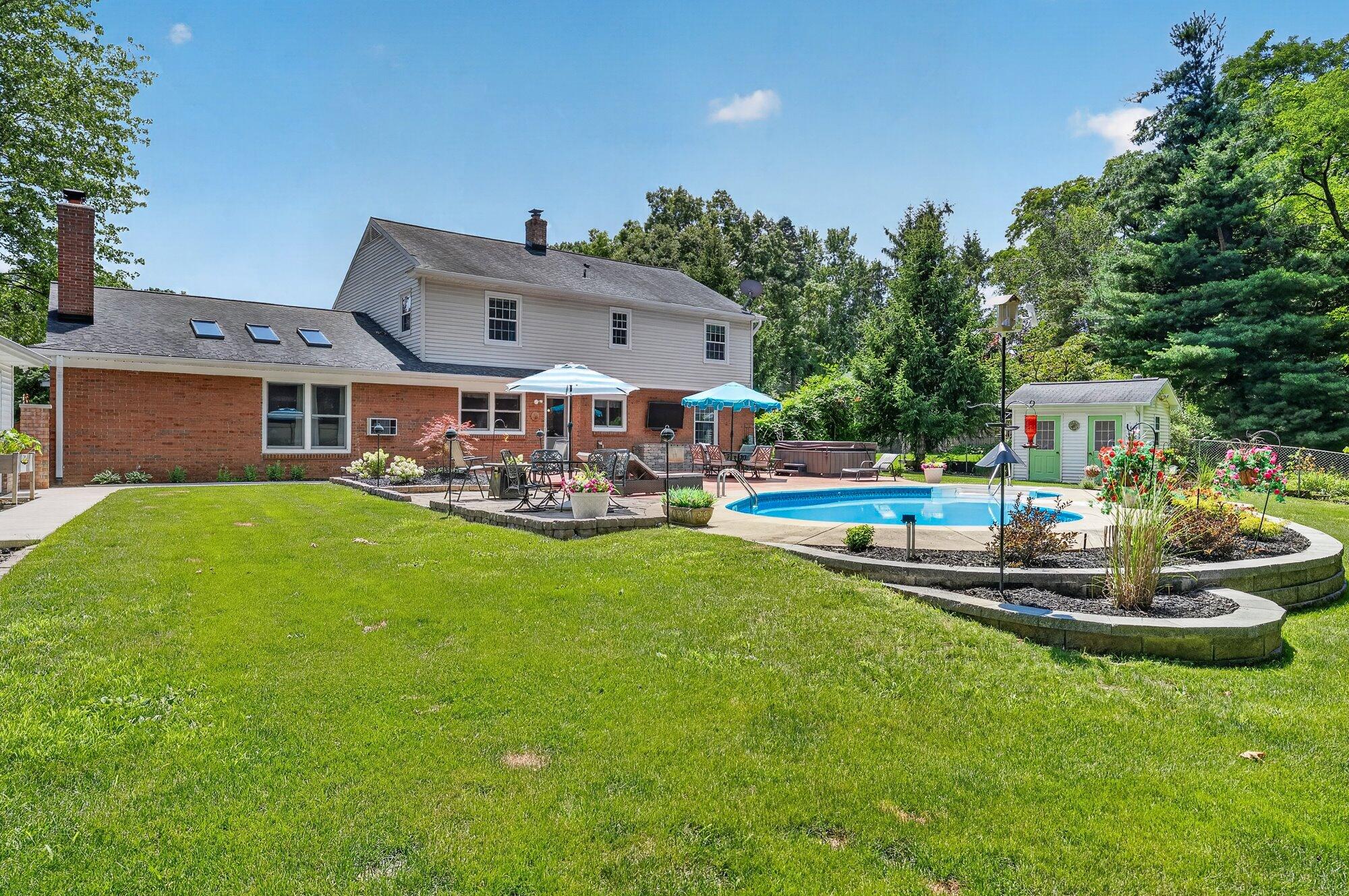 351 W Ridge Circle Kalamazoo MI 49009