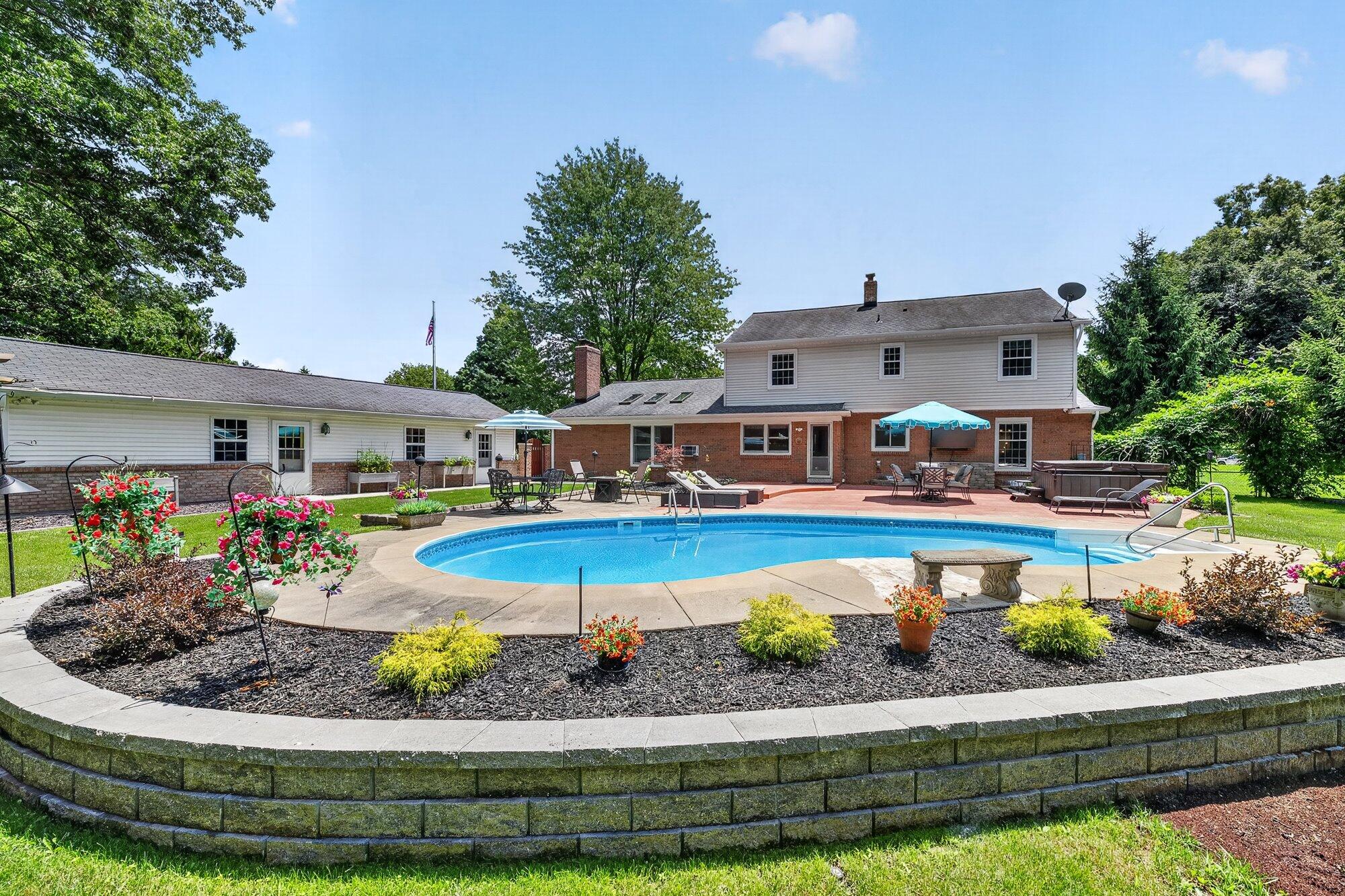 351 W Ridge Circle Kalamazoo MI 49009