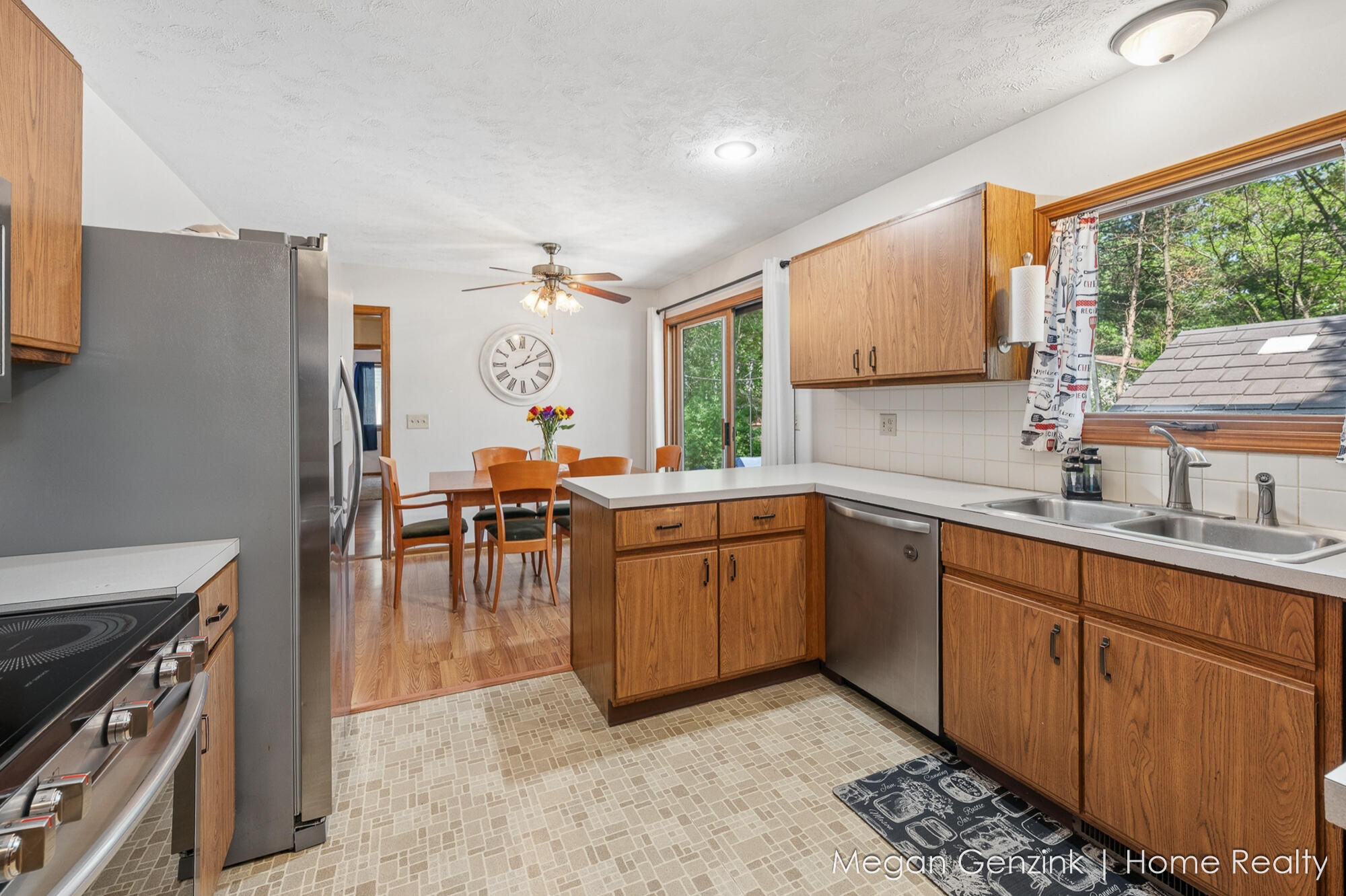 195 Surry Oak Drive Holland MI 49424