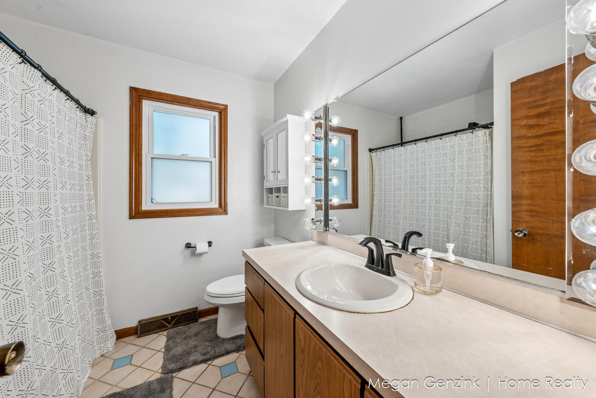 195 Surry Oak Drive Holland MI 49424