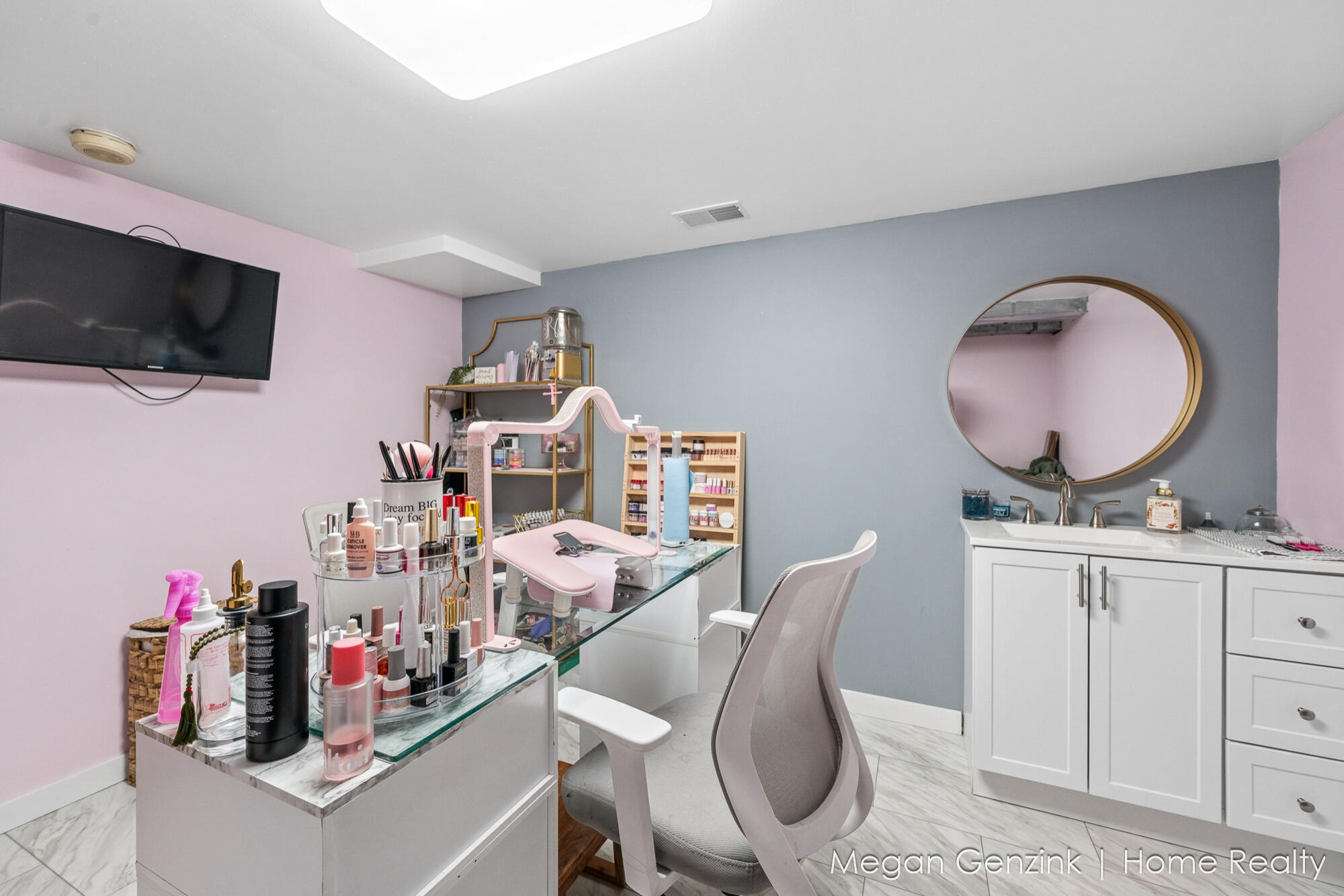 195 Surry Oak Drive Holland MI 49424