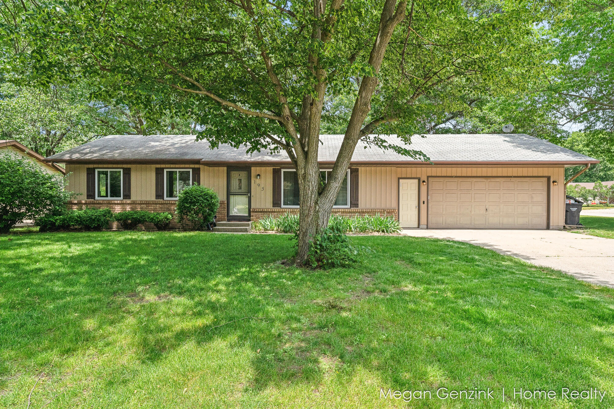 195 Surry Oak Drive Holland MI 49424