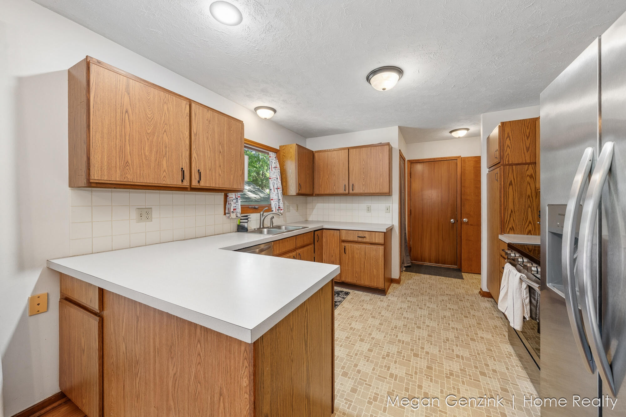 195 Surry Oak Drive Holland MI 49424