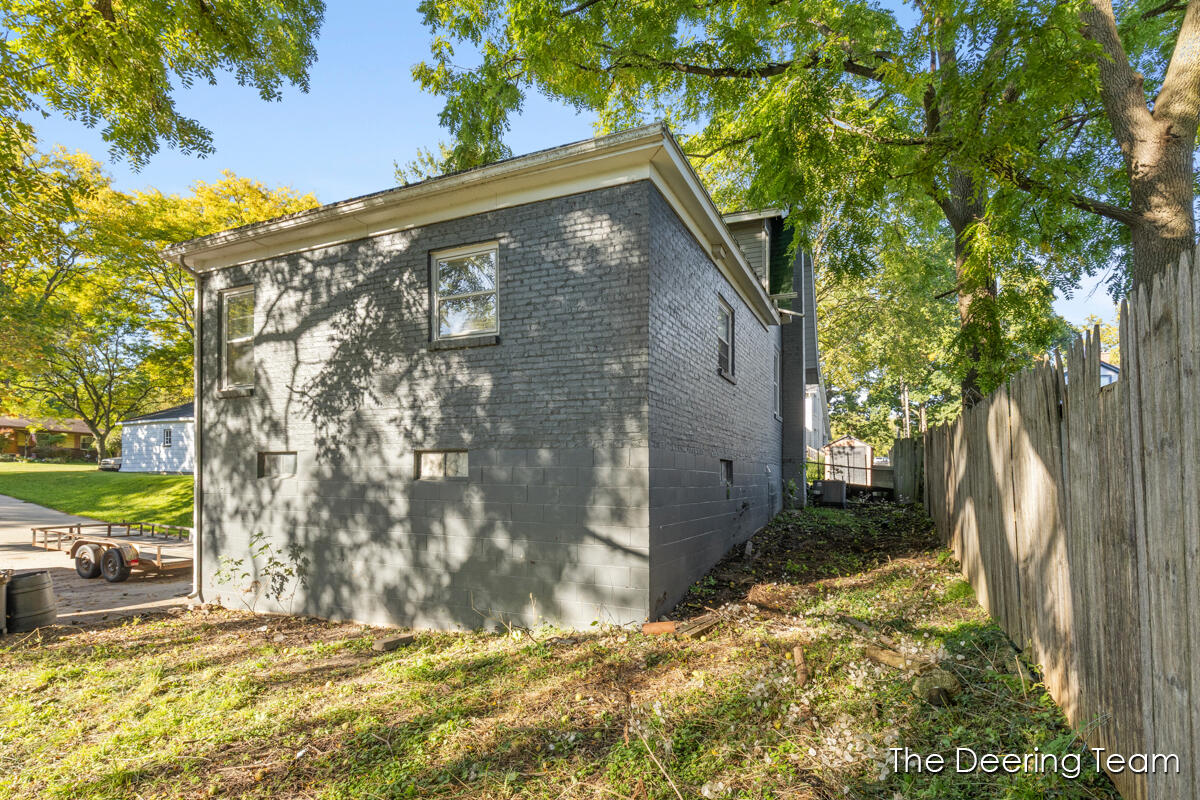 1621 Southampton Drive SE Grand Rapids MI 49508