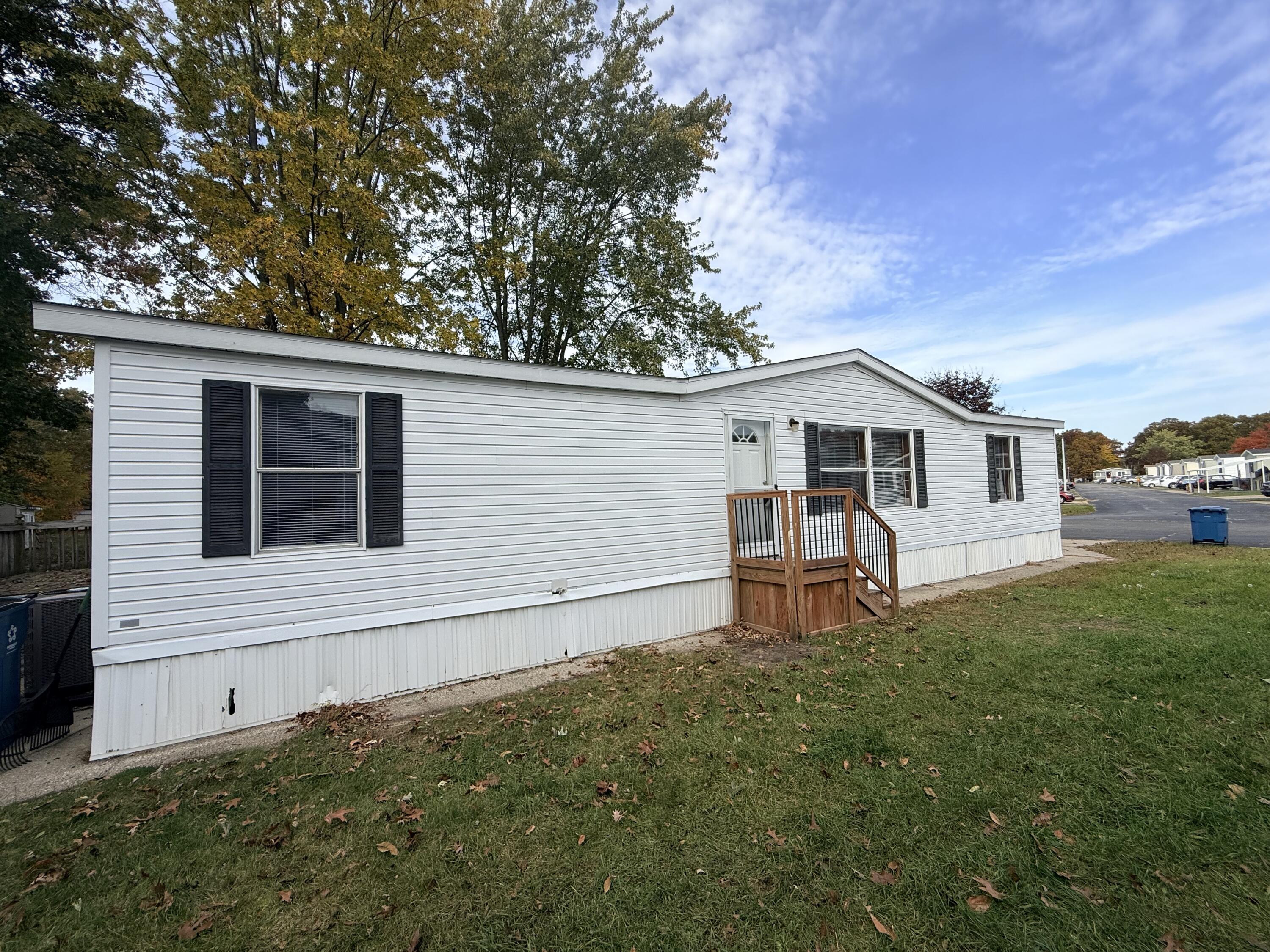1481 Kenora Street Norton Shores MI 49444