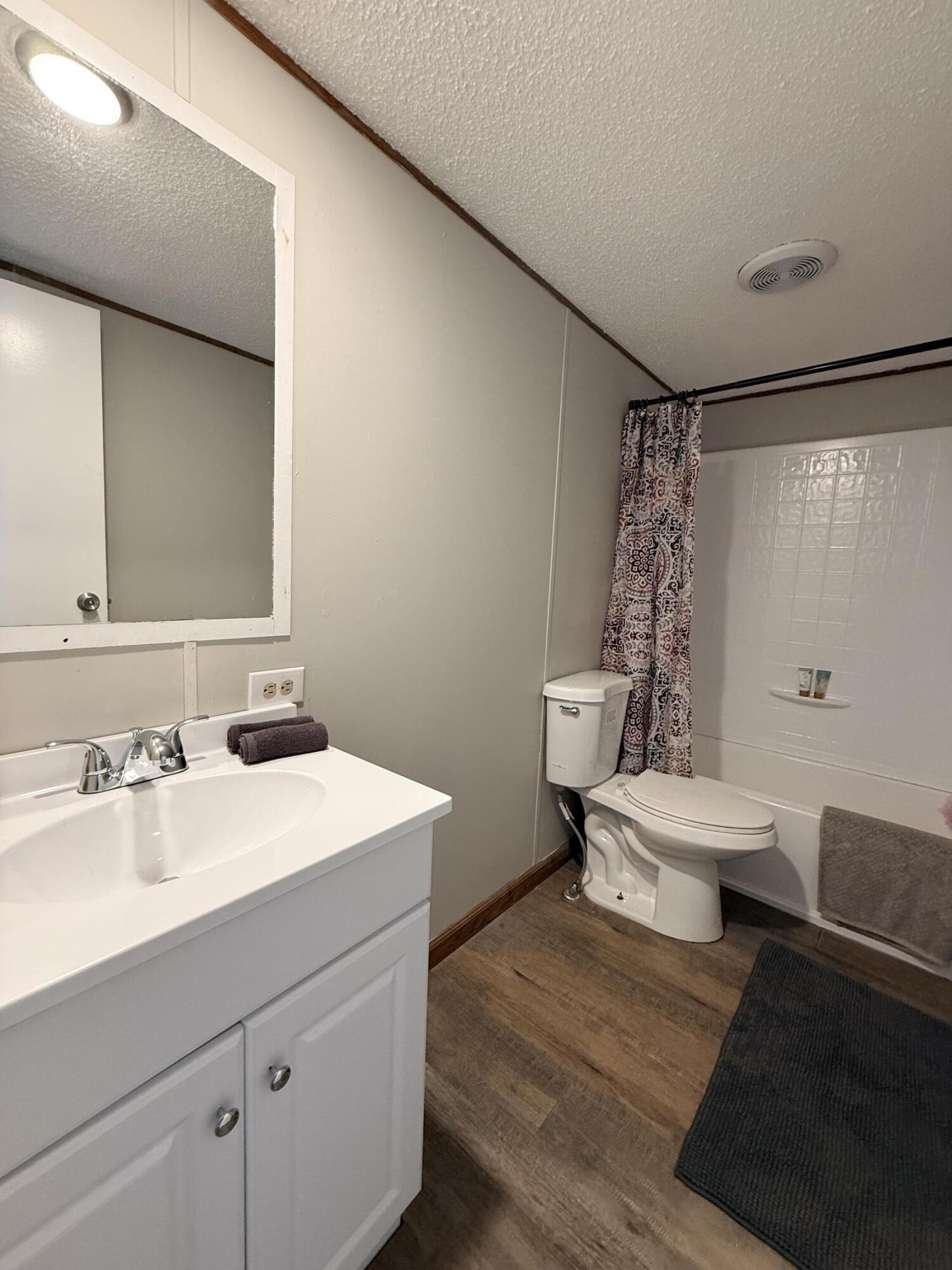 1481 Kenora Street Norton Shores MI 49444