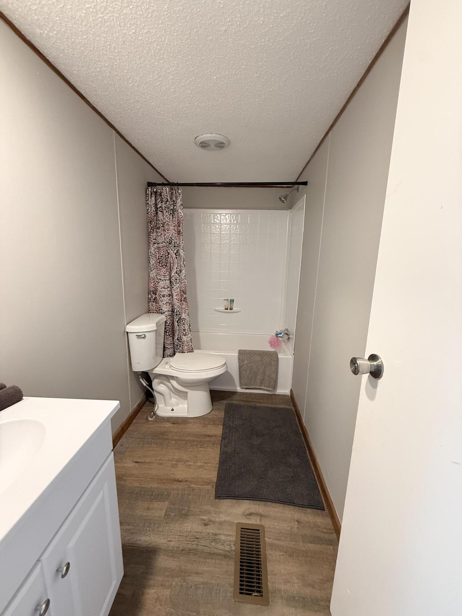 1481 Kenora Street Norton Shores MI 49444