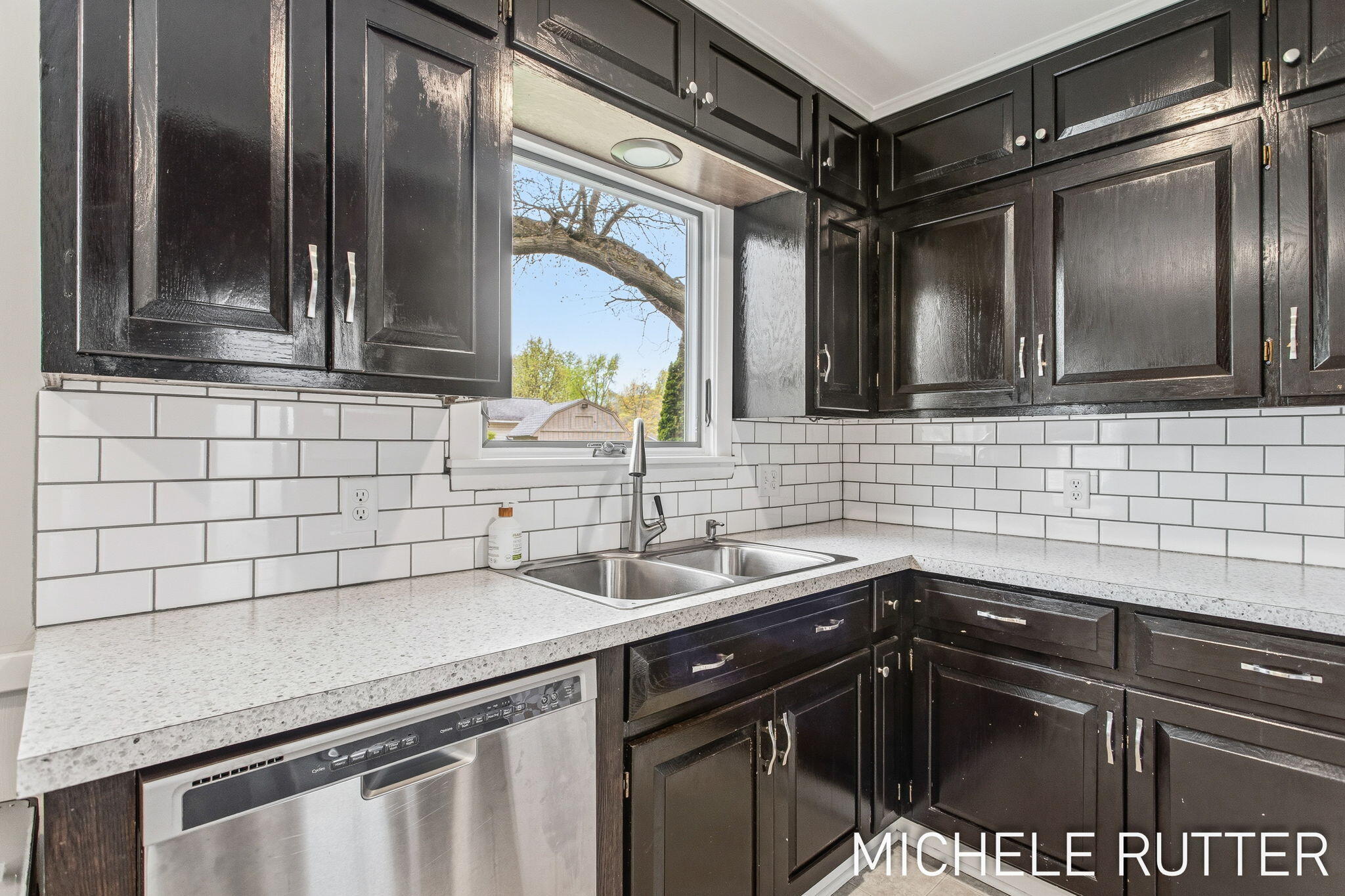 526 Pinecrest Street Holland MI 49424