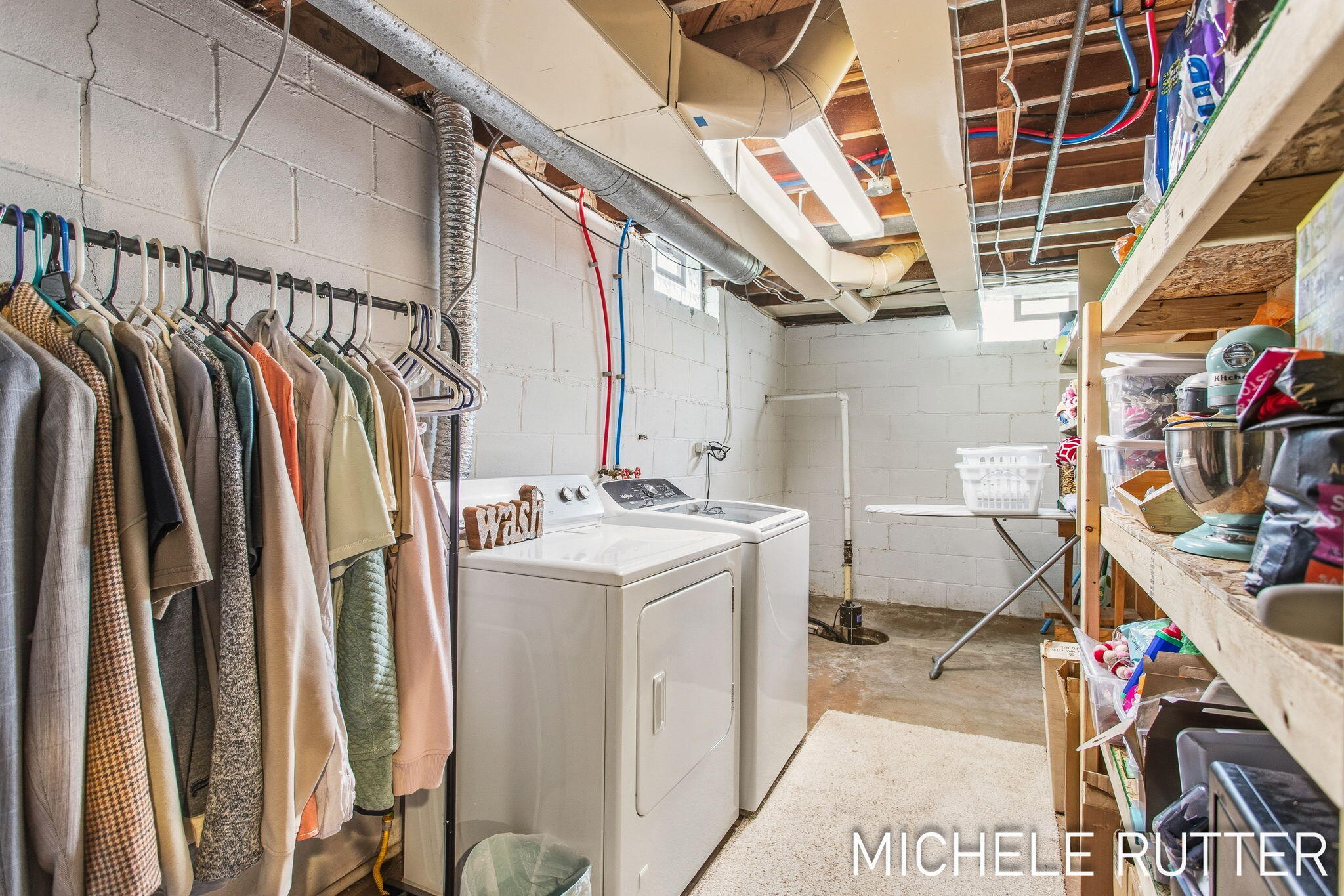 526 Pinecrest Street Holland MI 49424