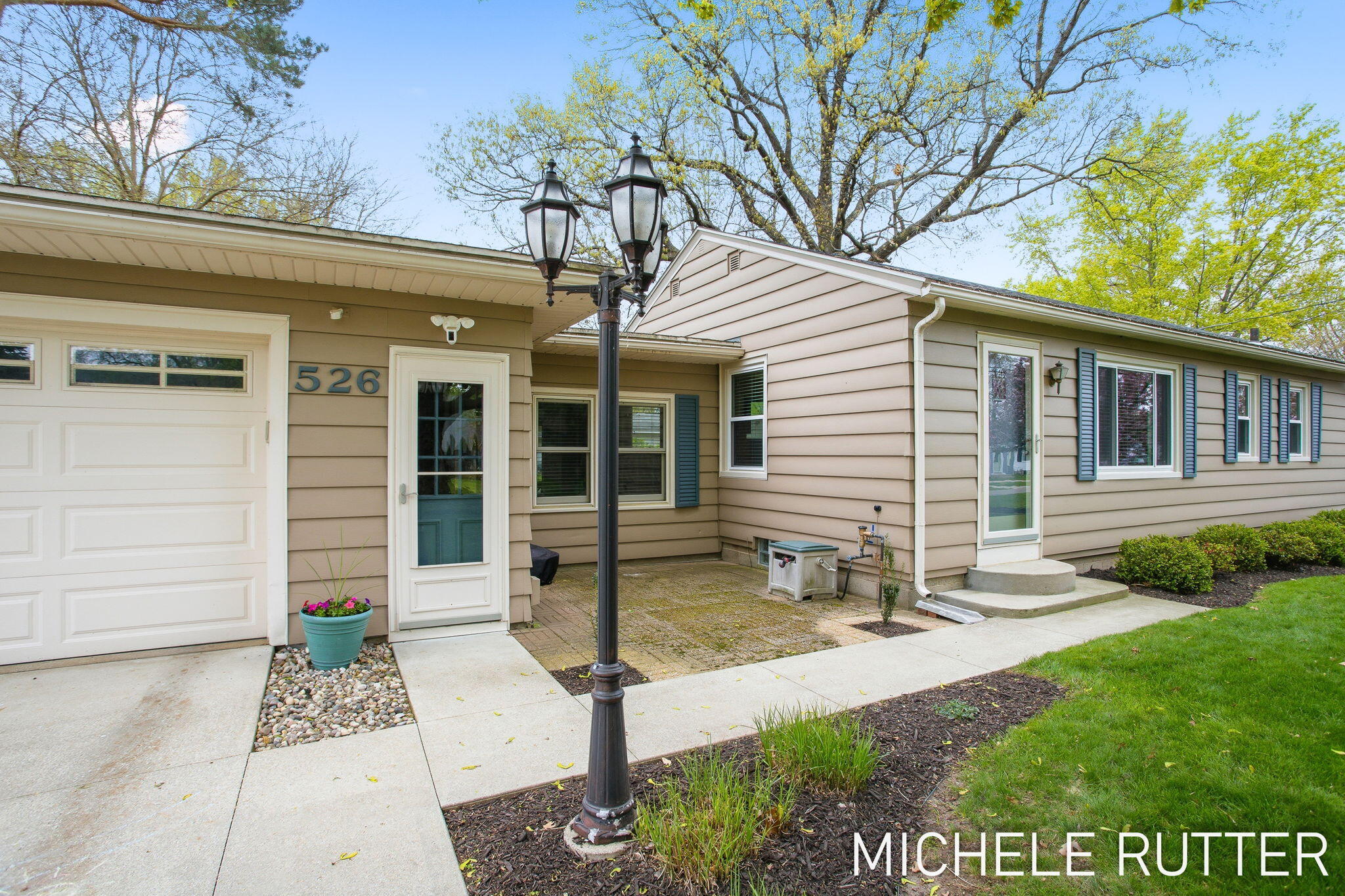 526 Pinecrest Street Holland MI 49424
