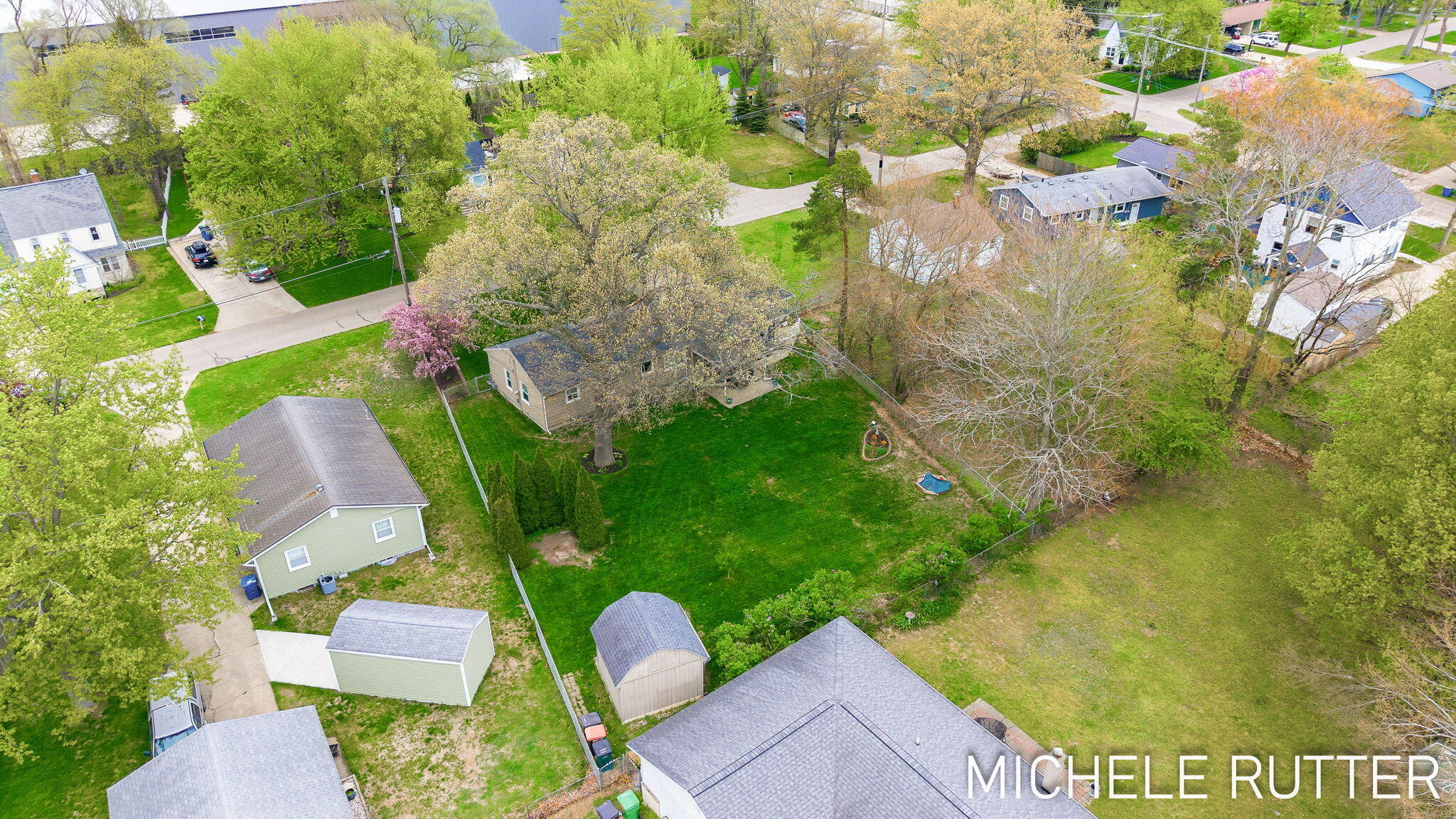 526 Pinecrest Street Holland MI 49424
