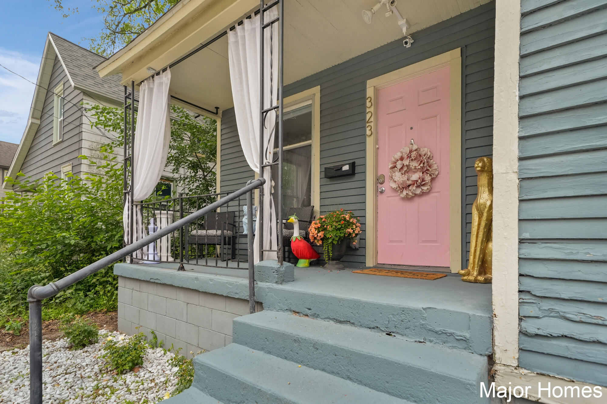 323 Robey Place SE Grand Rapids MI 49506