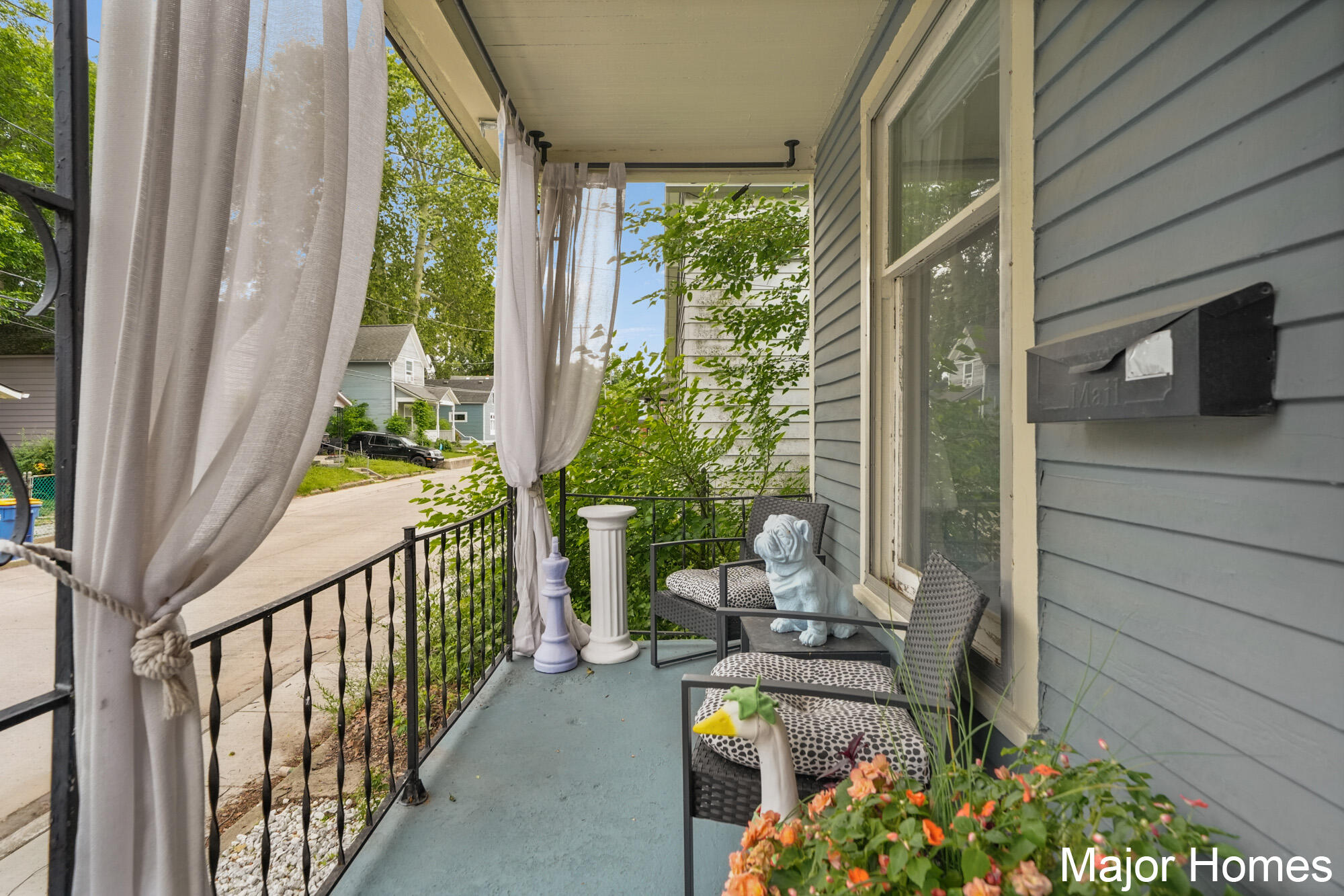 323 Robey Place SE Grand Rapids MI 49506