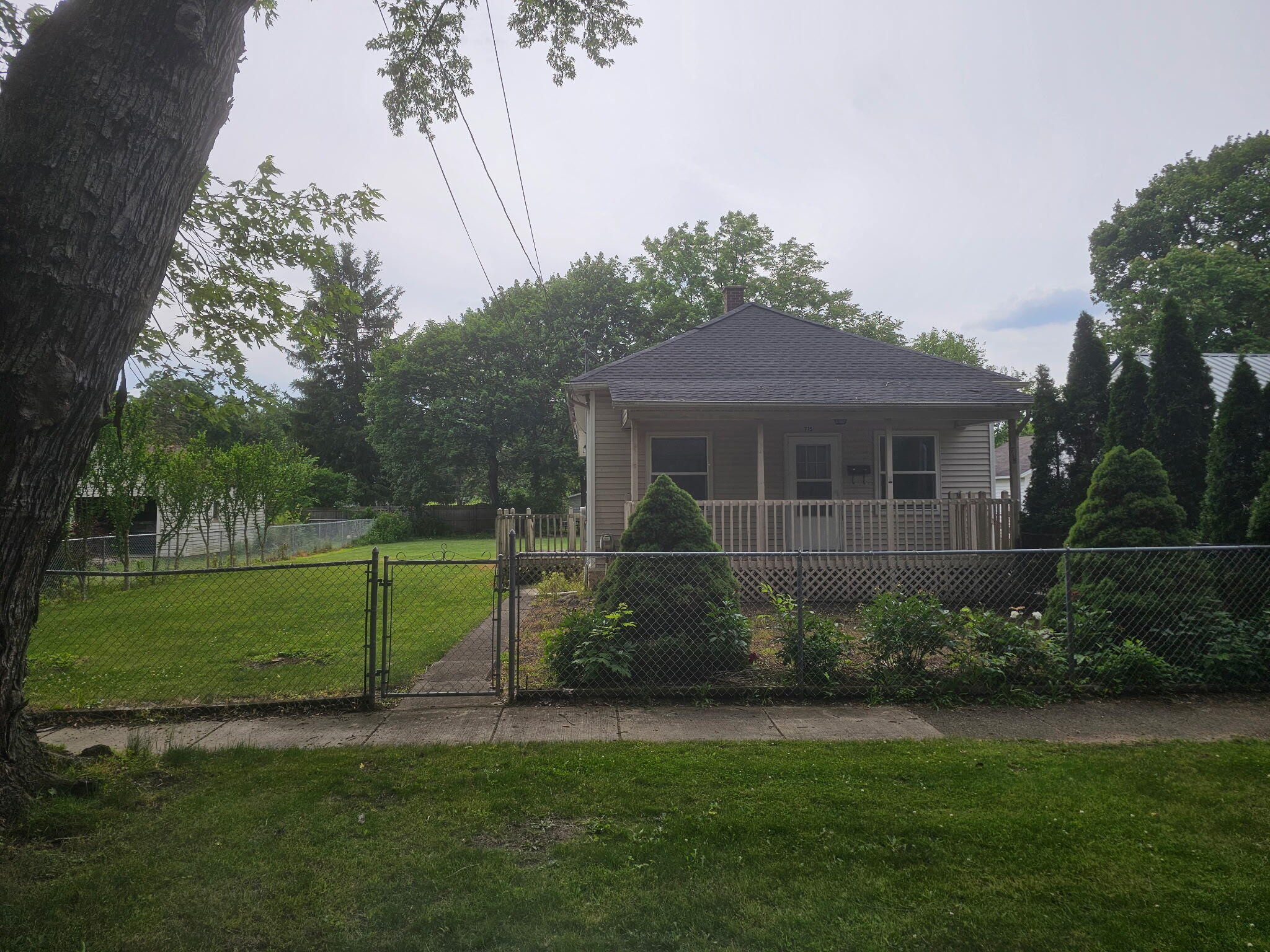 715 Lum Avenue Kalamazoo MI 49048