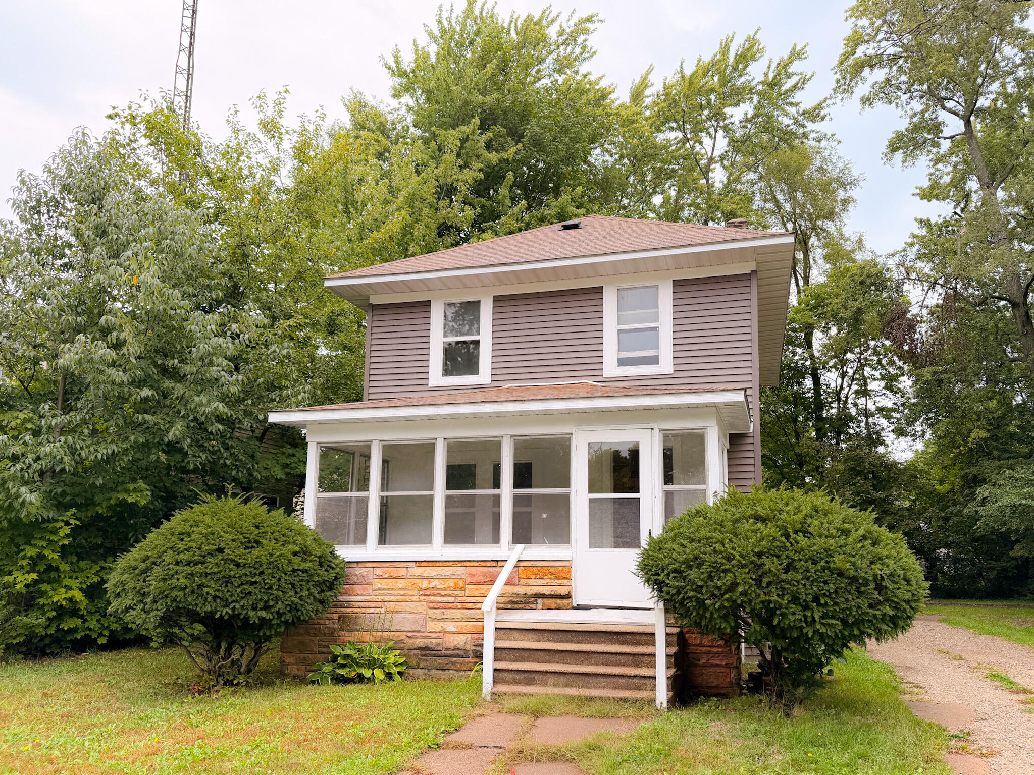 781 E High Street Benton Harbor MI 49022