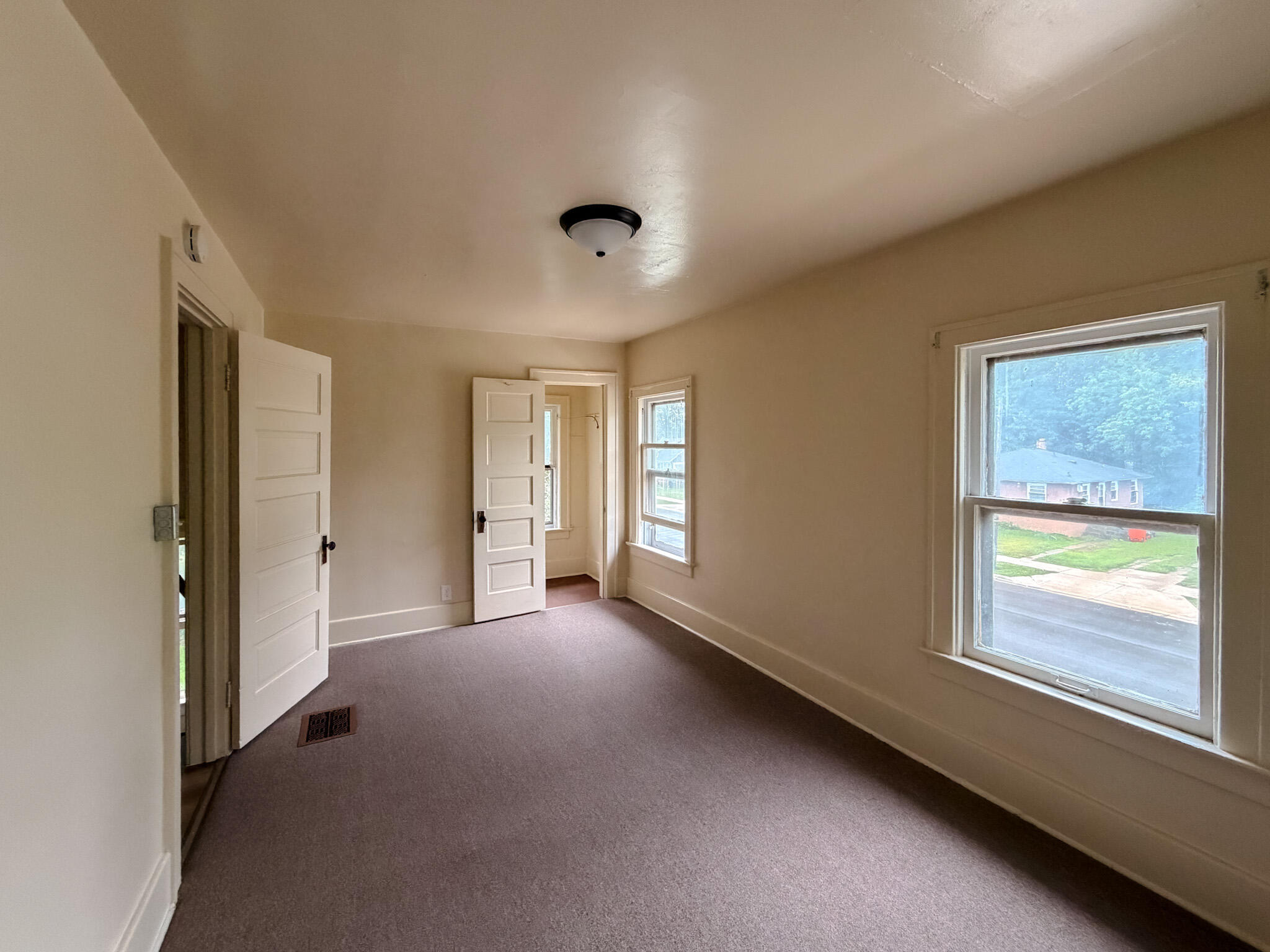 781 E High Street Benton Harbor MI 49022