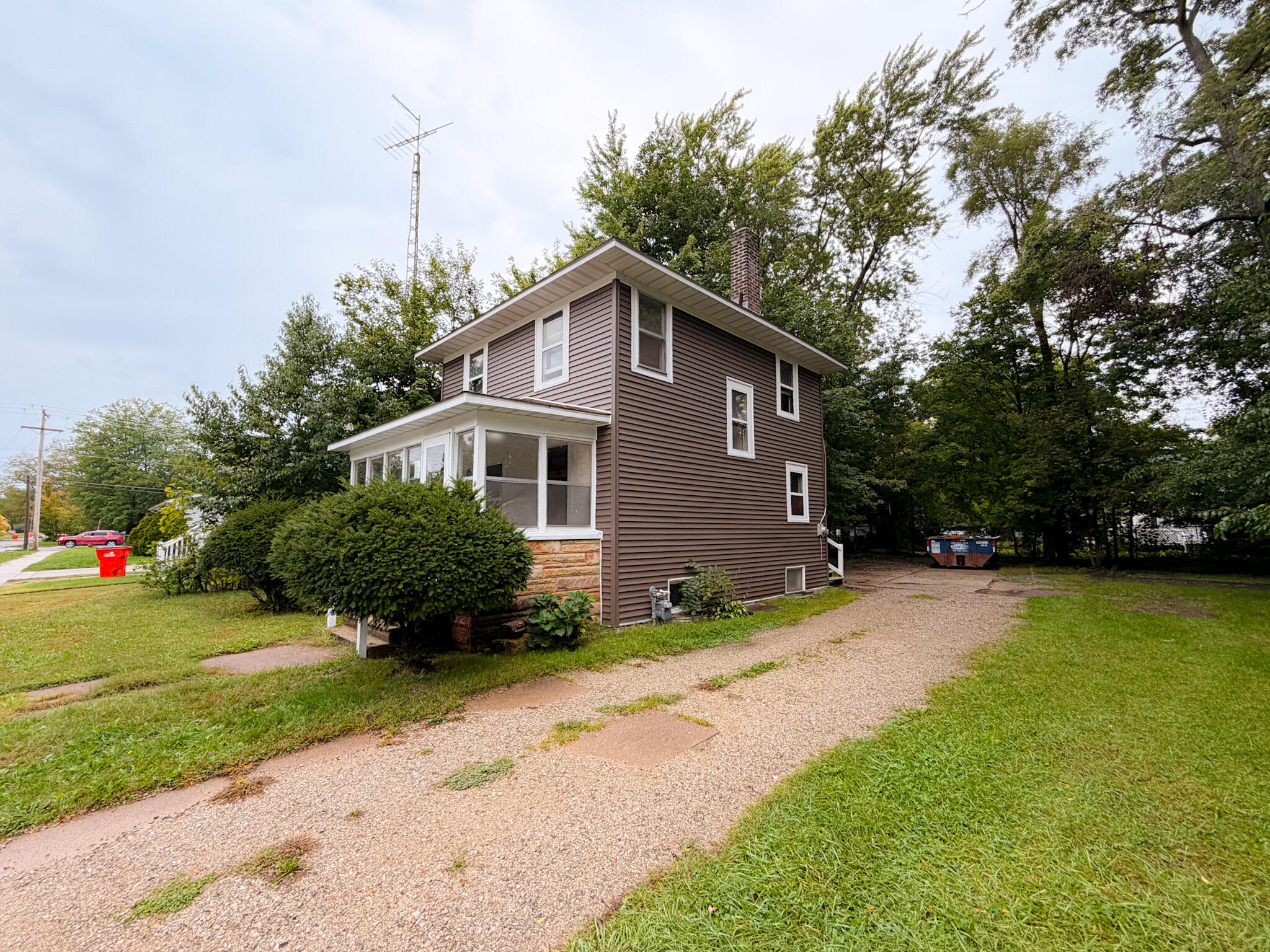781 E High Street Benton Harbor MI 49022