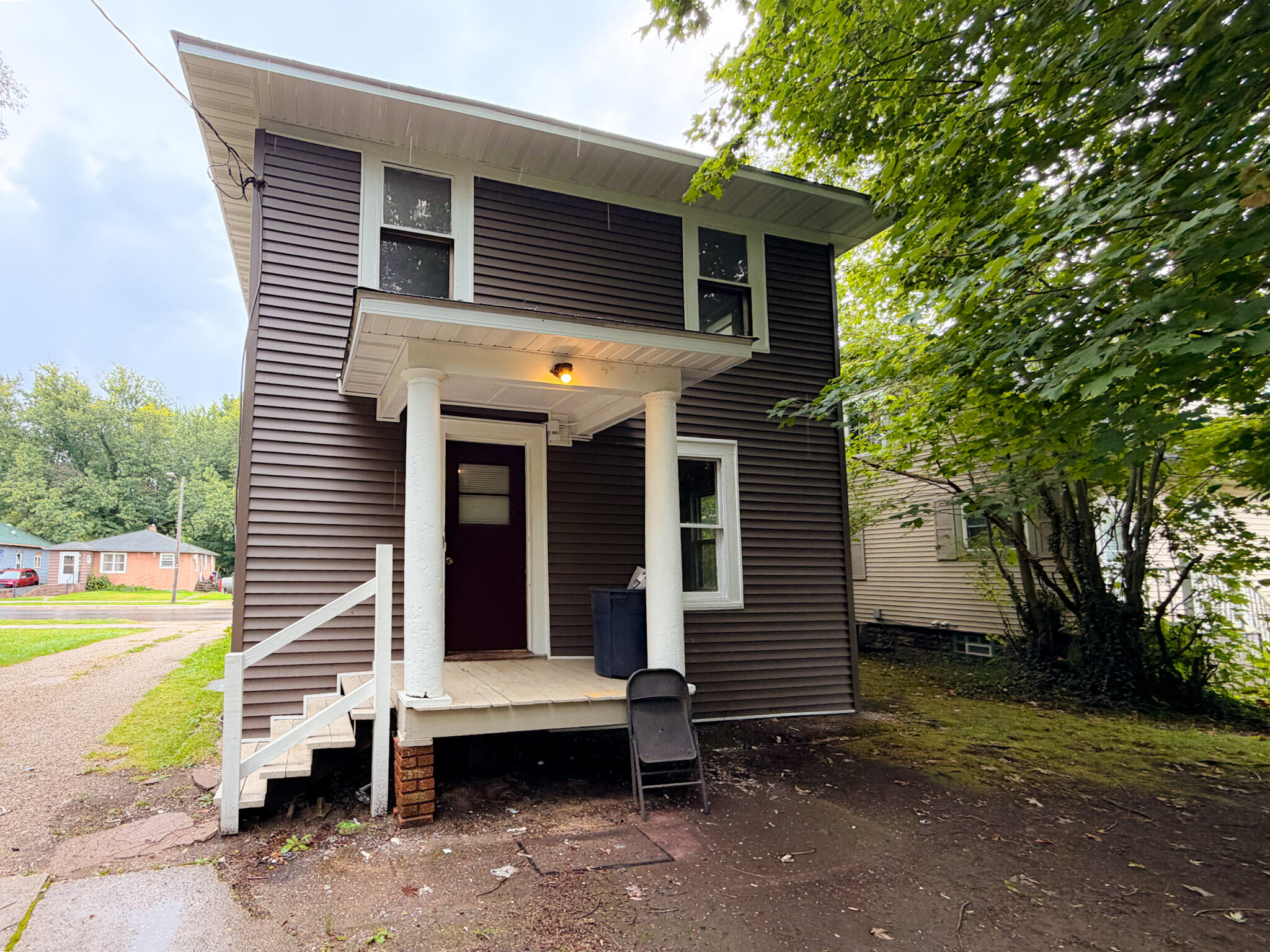781 E High Street Benton Harbor MI 49022