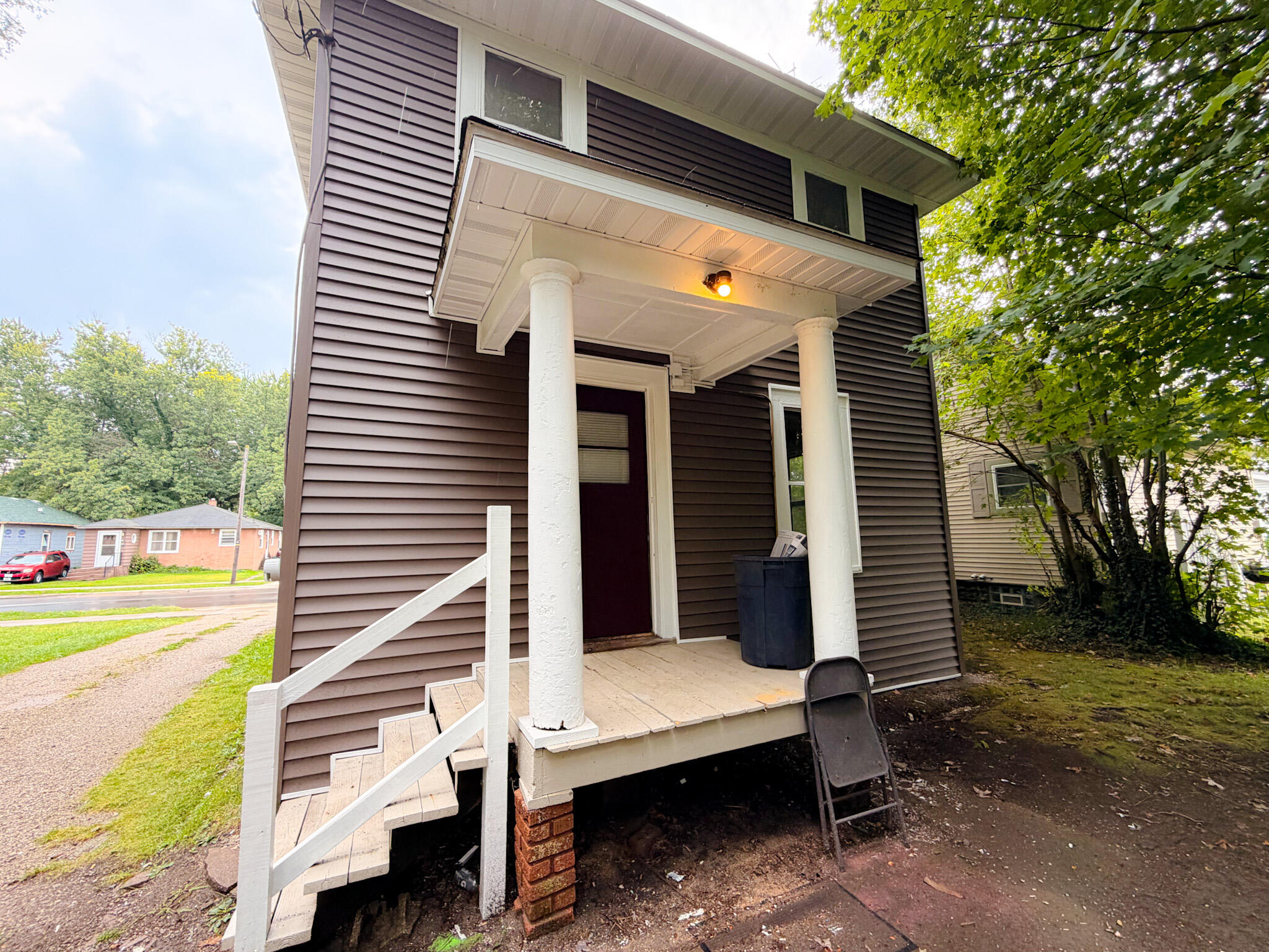 781 E High Street Benton Harbor MI 49022