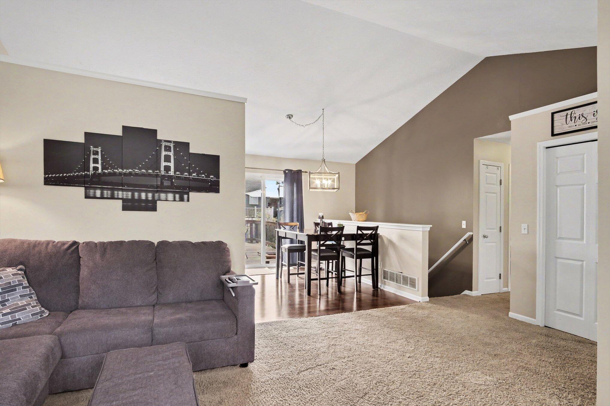 3014 Stonewood Street NW Grand Rapids MI 49504