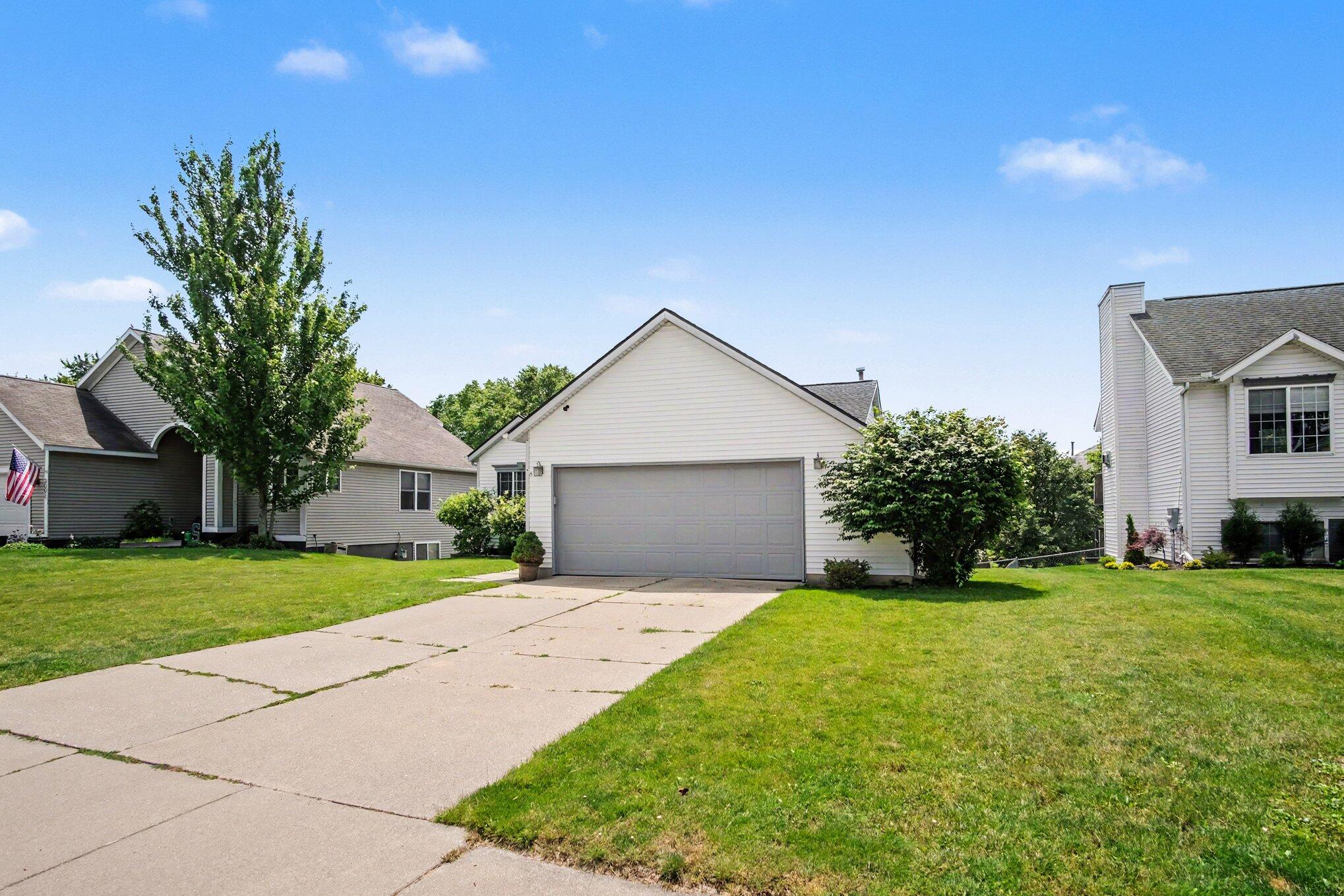 3014 Stonewood Street NW Grand Rapids MI 49504