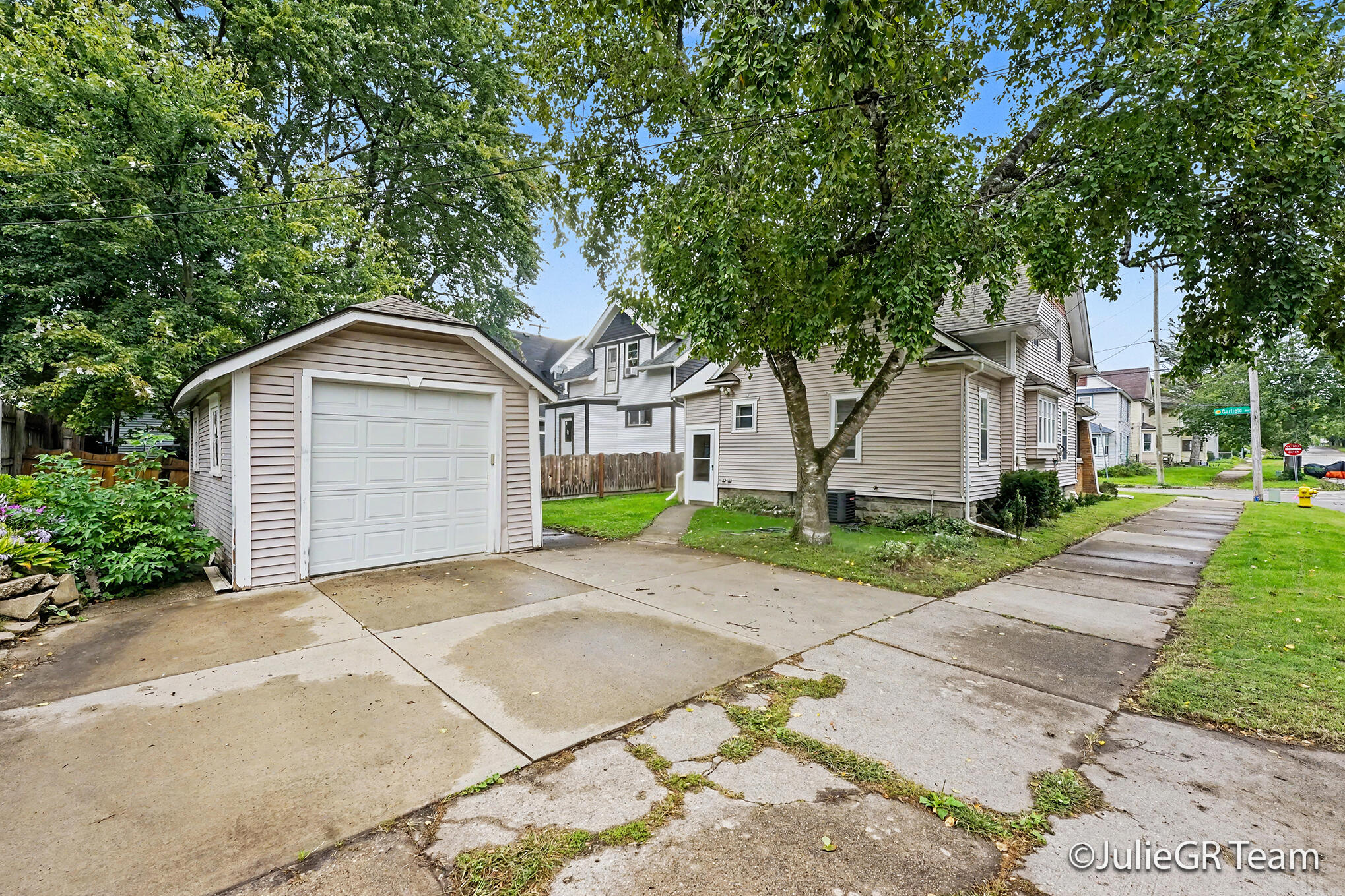 539 Garfield Avenue NW Grand Rapids MI 49504