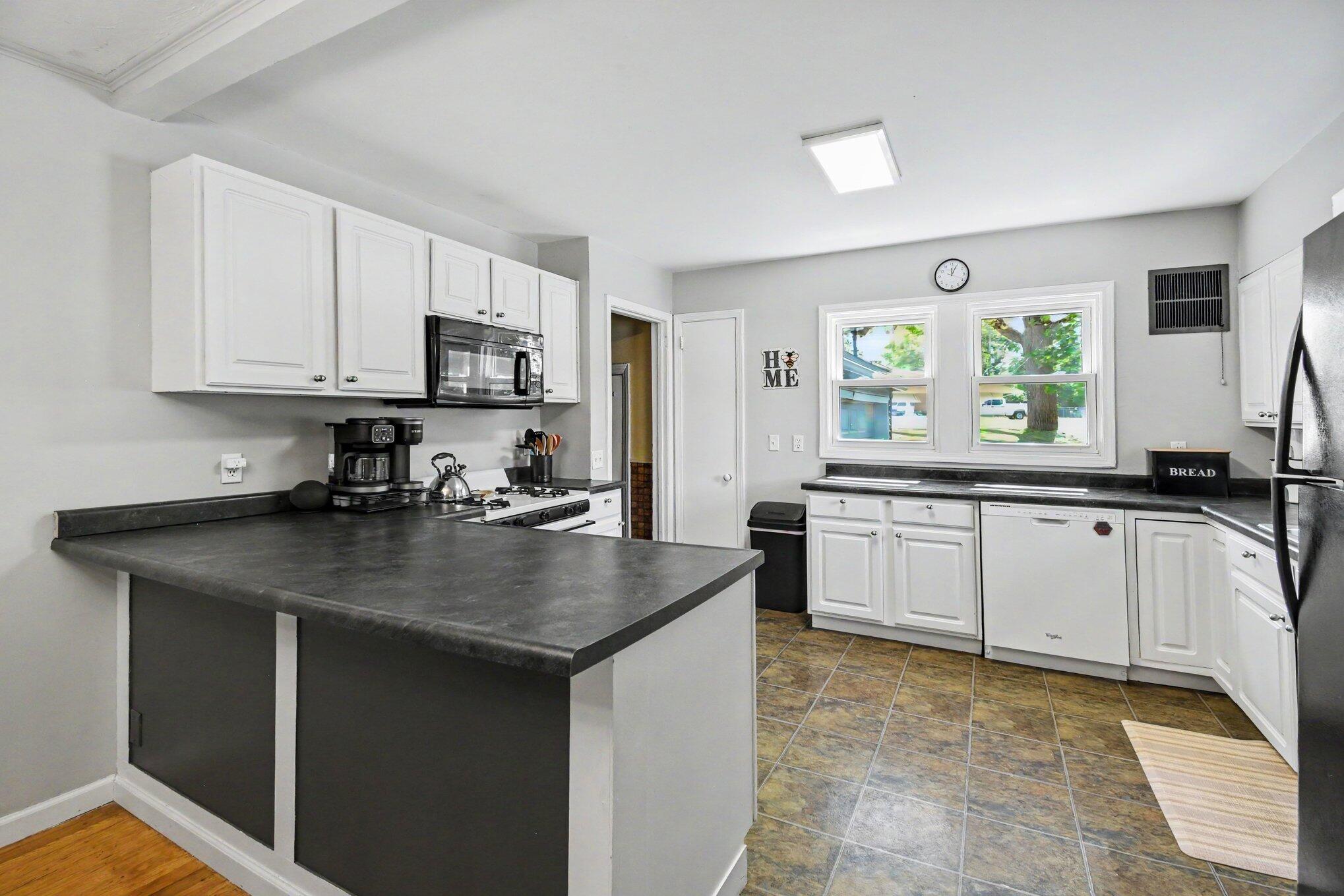 2005 Brandon Drive NW Grand Rapids MI 49504